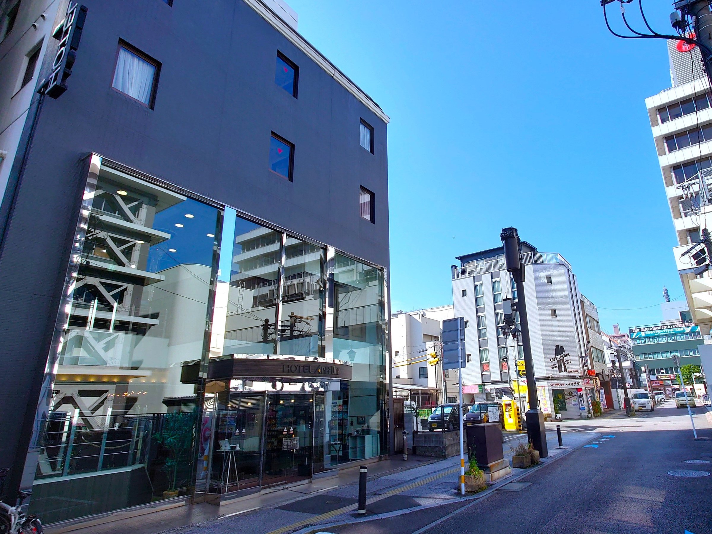 ���ِ��ʂ̈���ʍs���H�ł��B�啪��s�ƈɗ\��s�̊Ԃ����Ƃ����Ɍ����܂��@