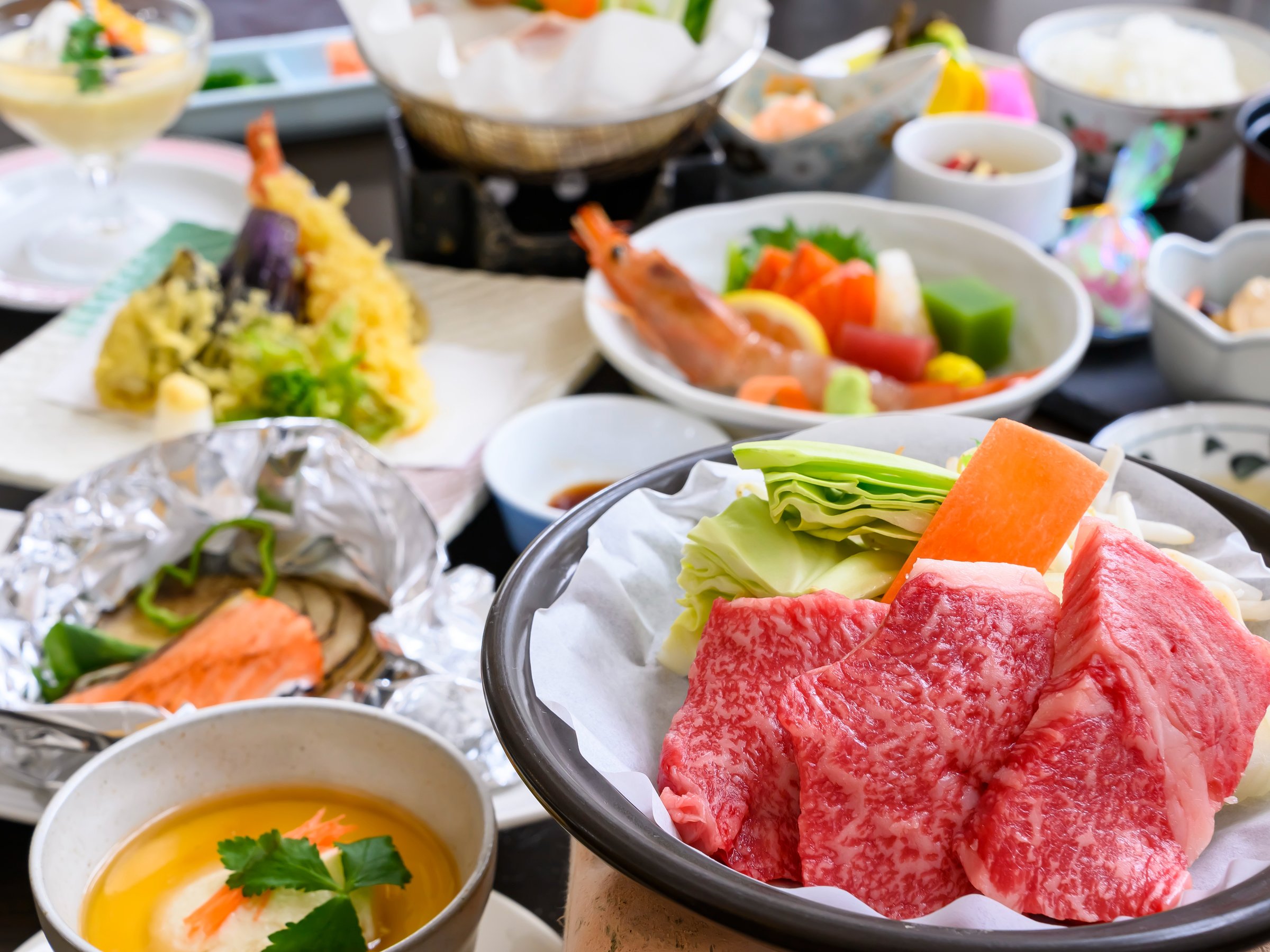 【冬のりんどう会席】「蔵王牛」をメインに、旬の味覚を使用した当館スタンダード会席※写真はイメージです
