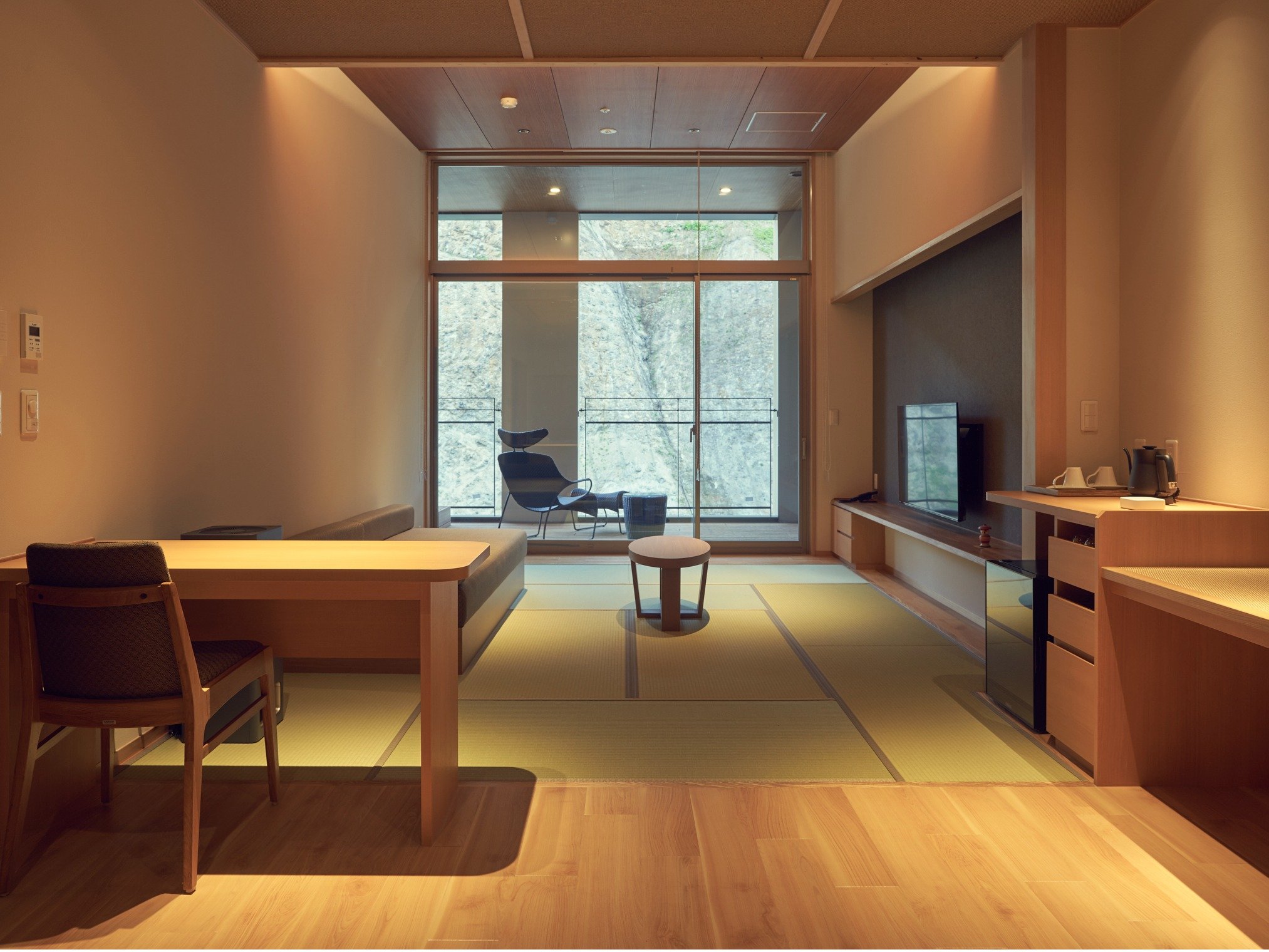 �y�������z�W���j�A�X�C�[�g���[��