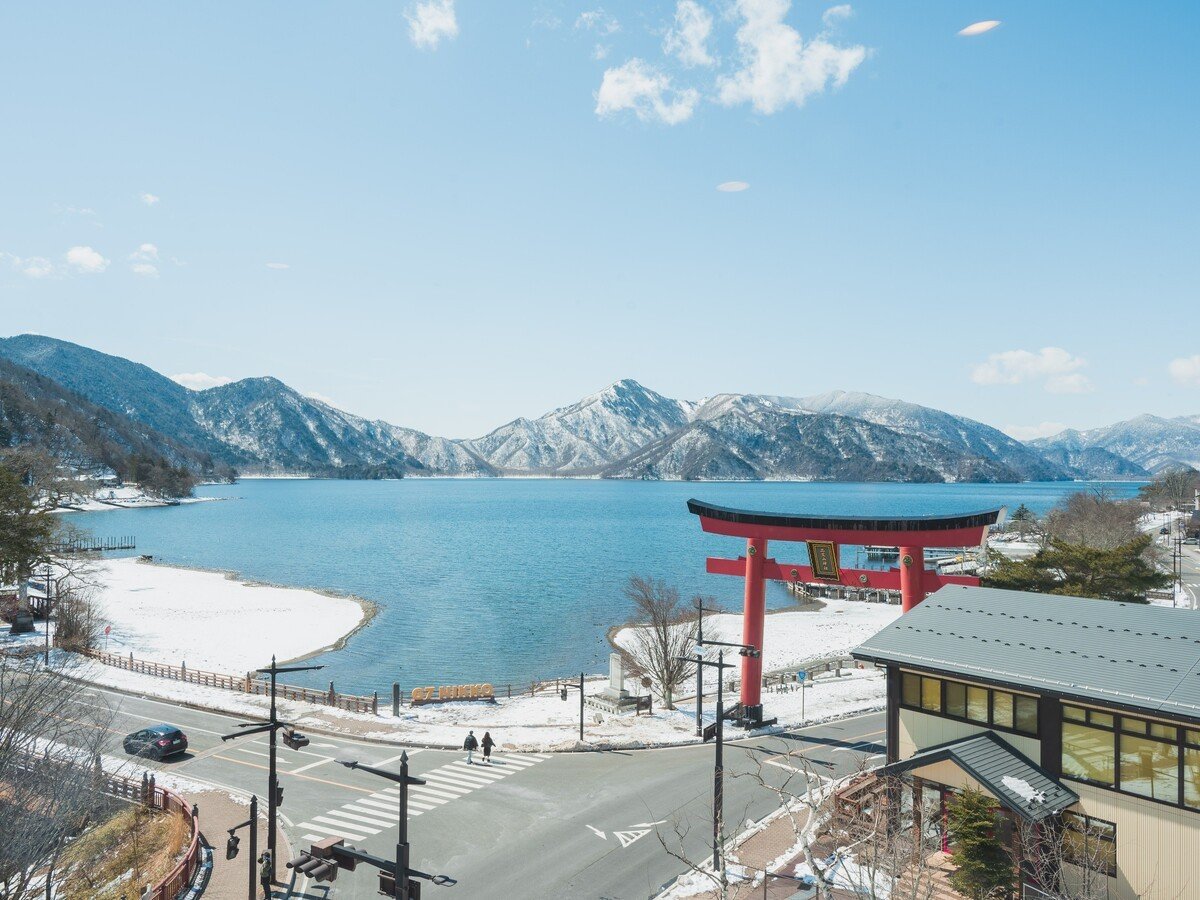 ����������̌i�F(�~)