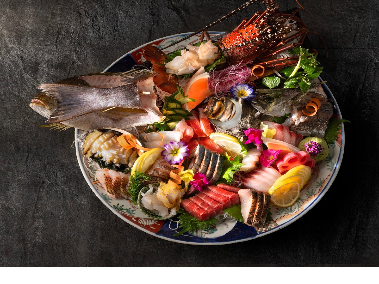 �n���̂�����B���Œ����̈��|�I�ȓ������Ǝ��������B�f�ނ̎��𑸂ԓ�ɓ����ւ�A�{���̊C�̍K���B