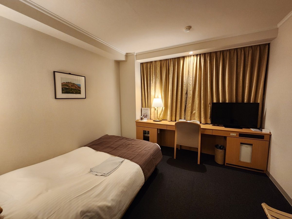 ���F�V���O�����[���^16�u�̂������Ƃ����q���B�Z�~�_�u���x�b�h�ŉ��K�ɂ��߂������������܂��B