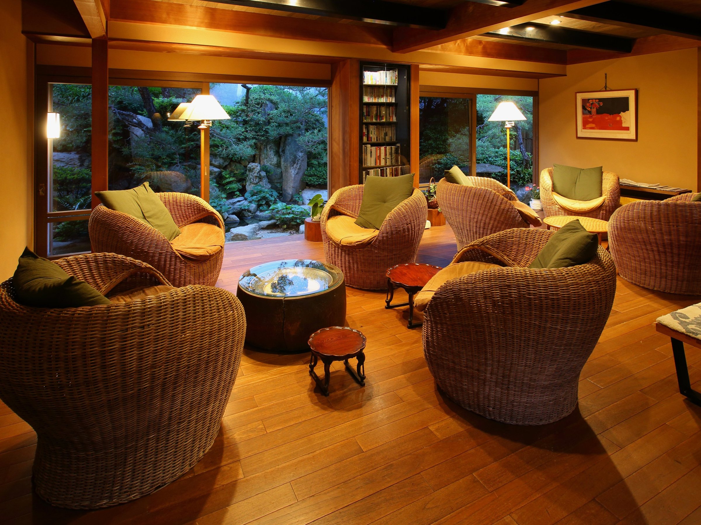 ���r�[�@�G����ǂ񂾂�A�����̃R�[�q�[�����񂾂�A���R�ɂ��g�����������B