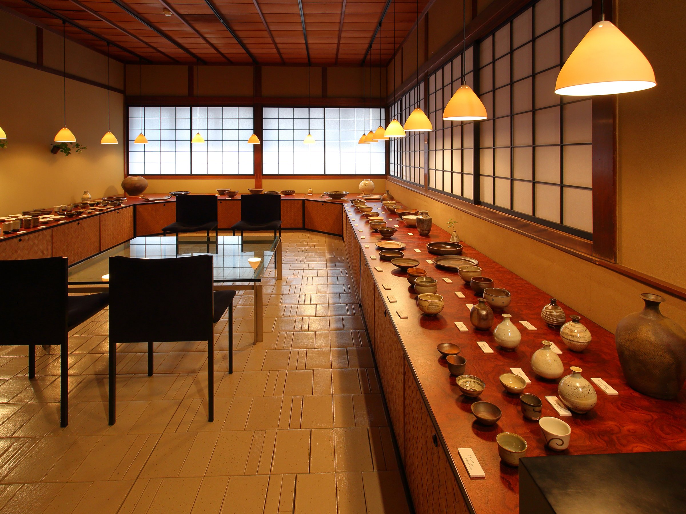 �ٓ��ɂ͗����q�E�������A���T�A�����y��monohanako�E�����Ԏq�̊킪�W���̔�����܂�