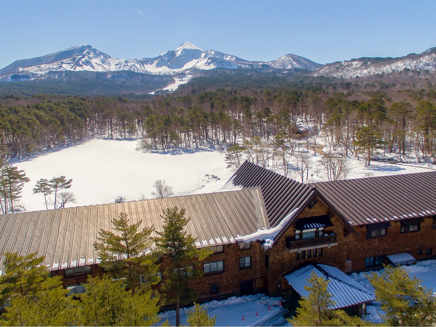 �Y��Ȏ��R�Ɉ͂܂ꂽ��D�̃��P�[�V����