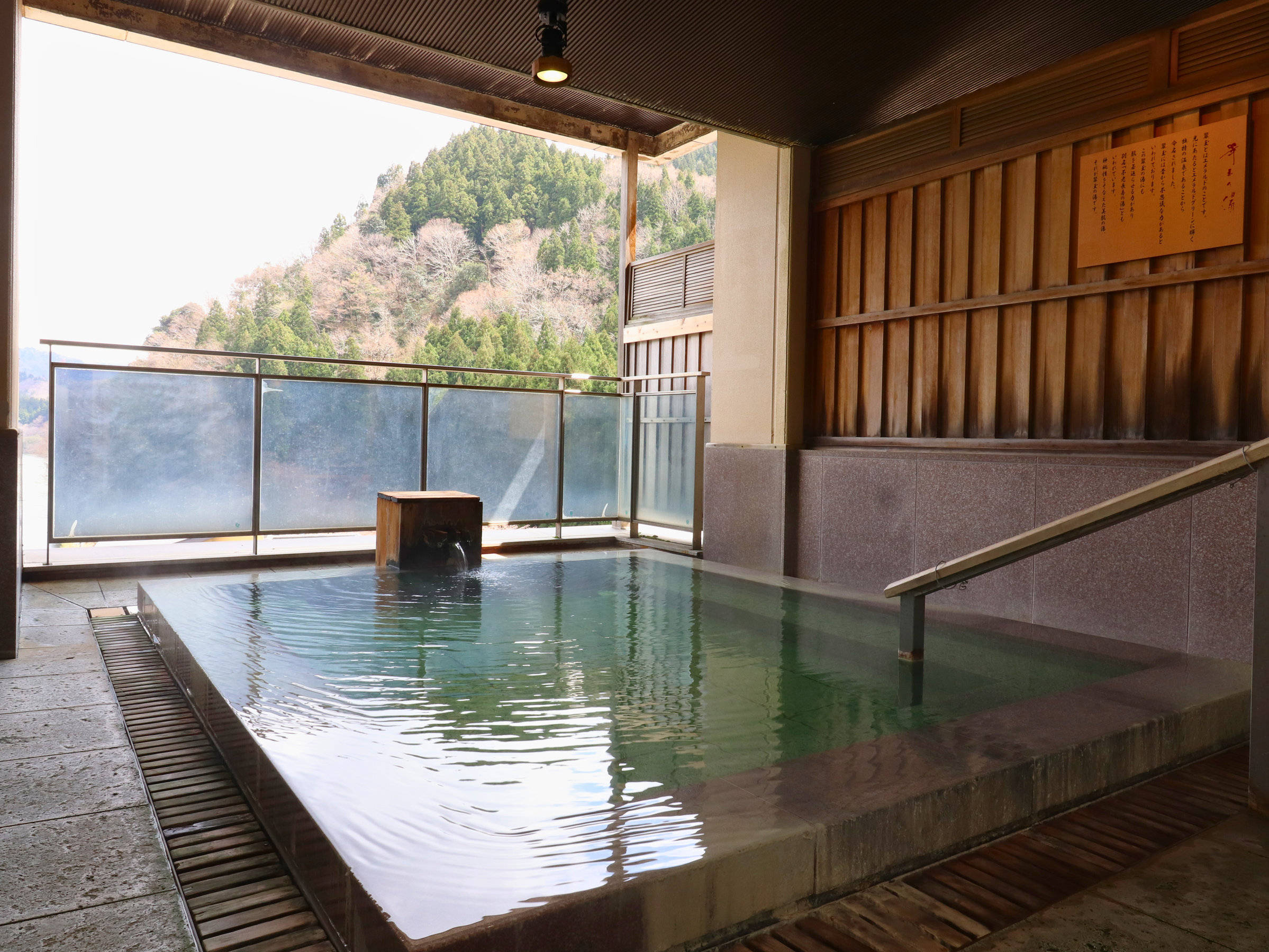 W]IVCyzï𒭂ߐZGhO[ɋPVR