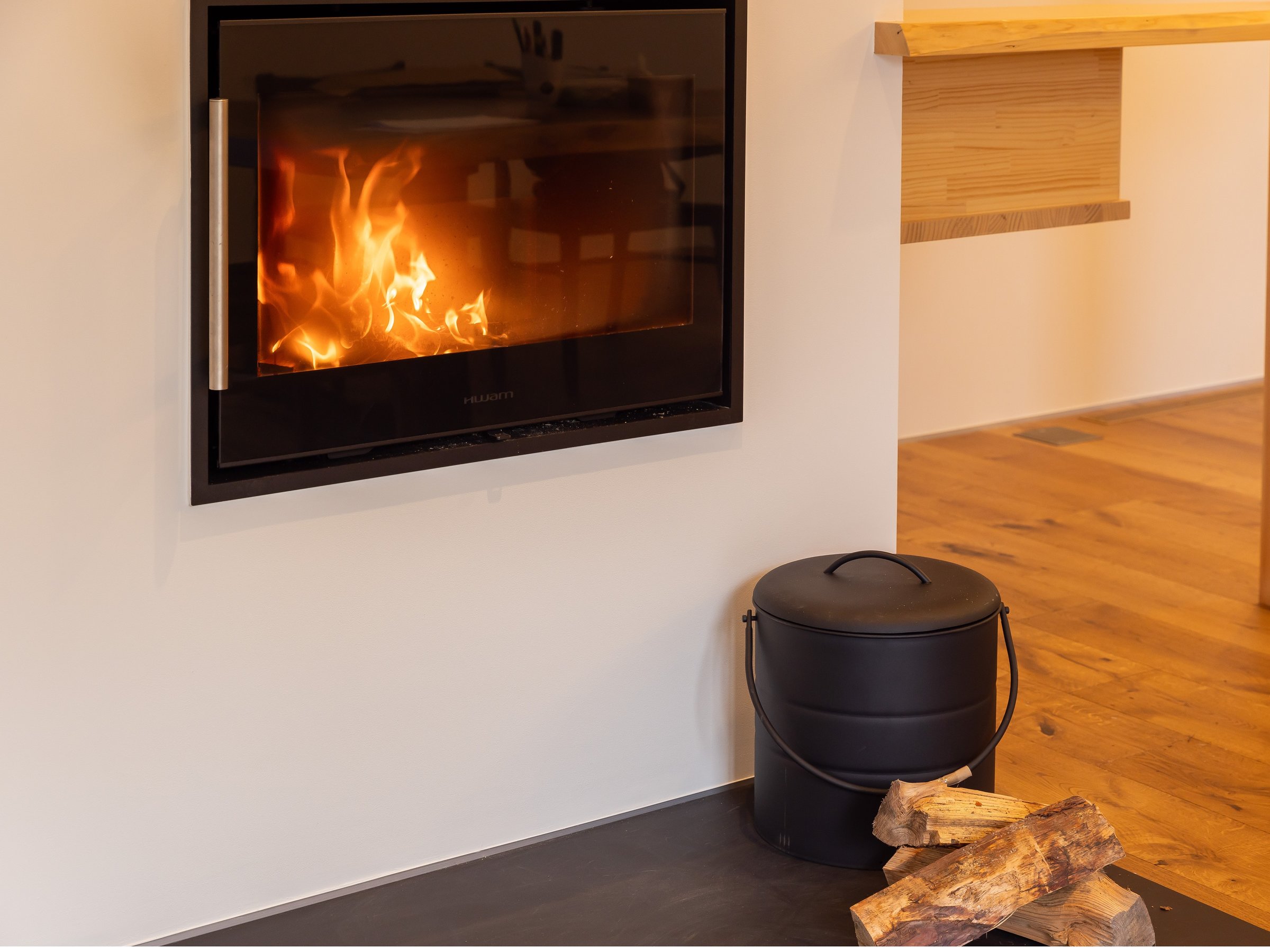 �~�G�͐d�X�g�[�u�̂��߂������͂�Œc���̂ЂƂƂ������߂����������B