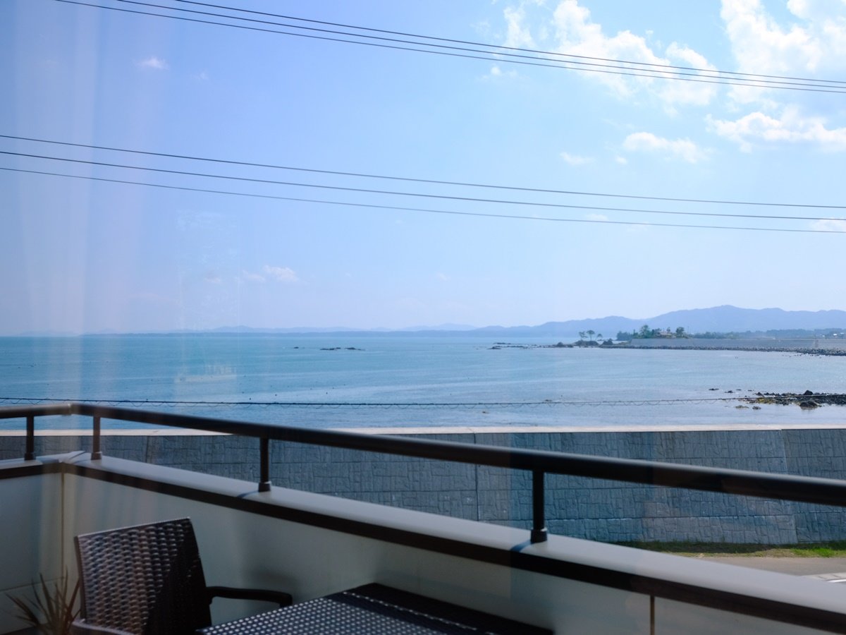 *�q�����^�o���R�j�[�ŊC�𒭂߂Ȃ���c�R����̂���