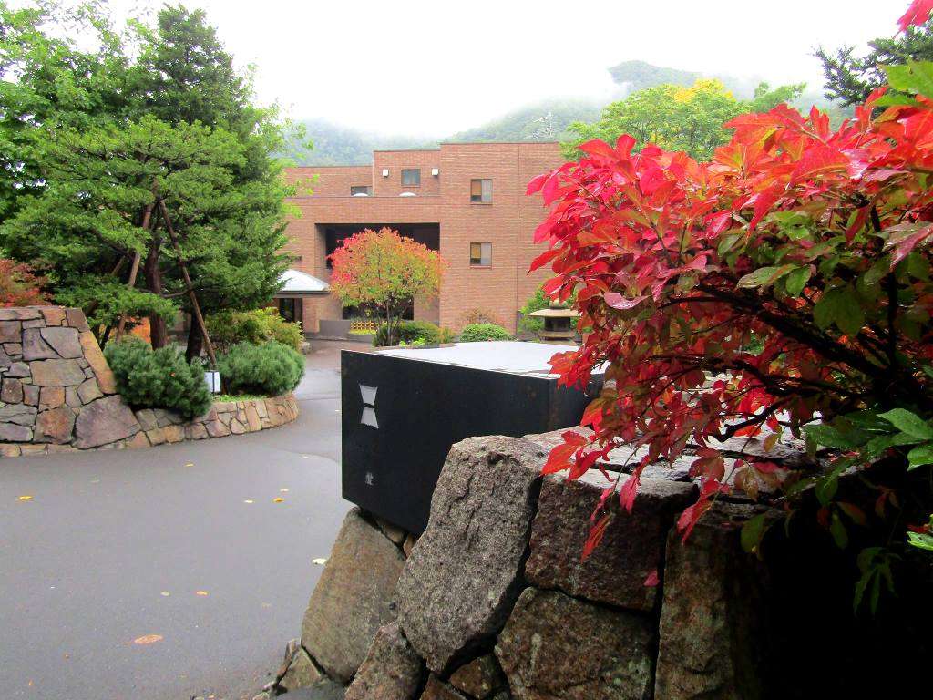 u~Rv́Aꛏ̐~[ւƗl}hłB