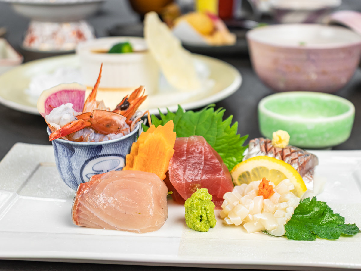 2025�N11��12���s�������̈��t������F���A���A�����A�����A�V�g�̊C�V��