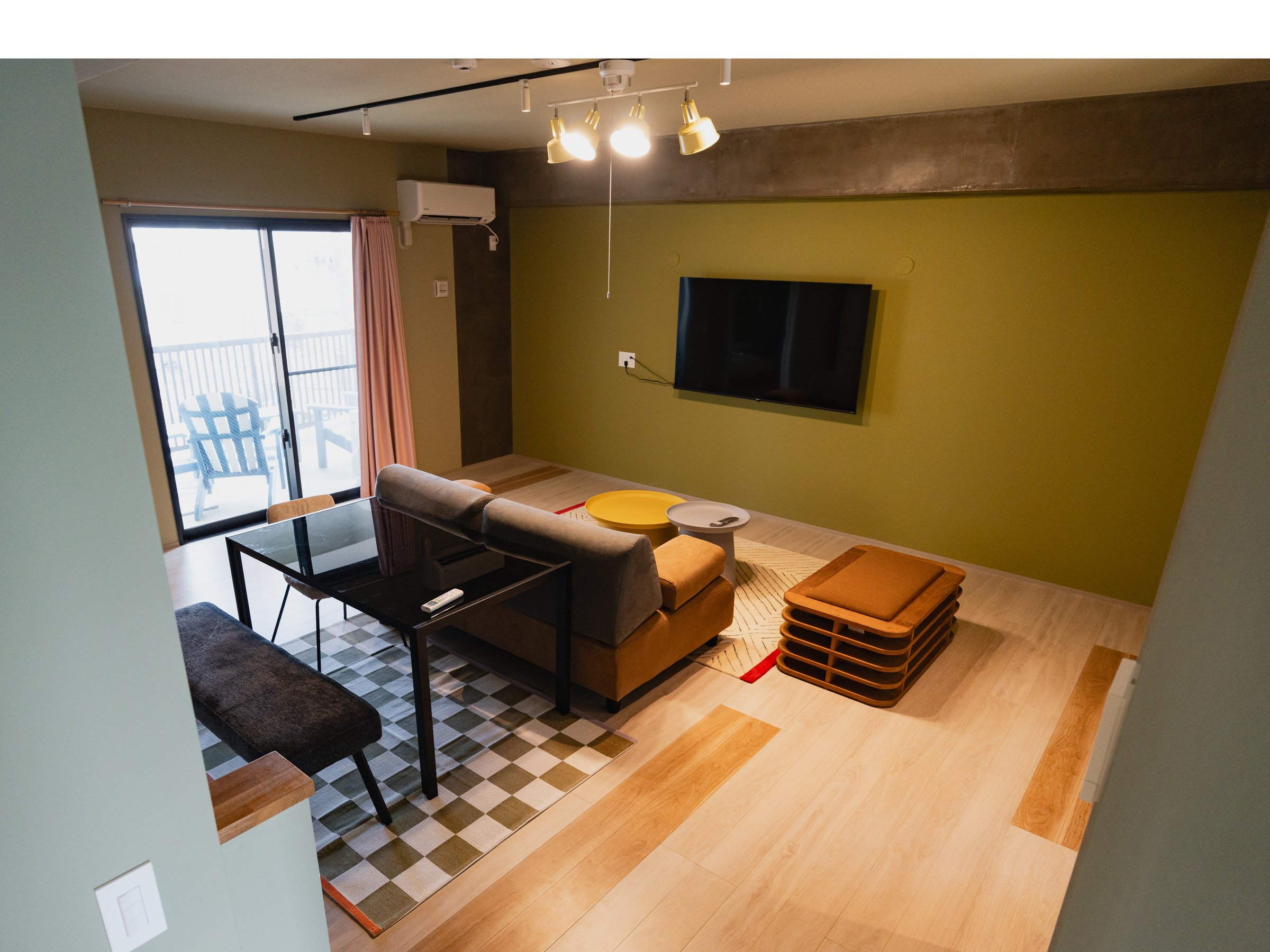 �X�^�C���b�V���ȉƋ�Ɉ͂܂�A���R�̂ł��낰����