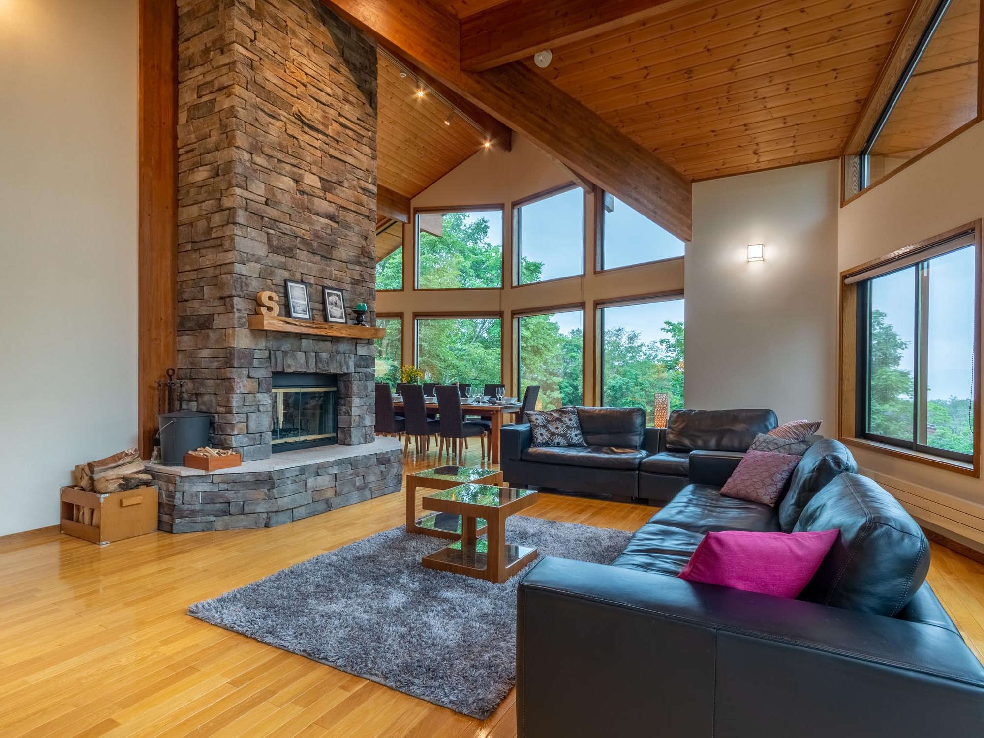 ���r���O