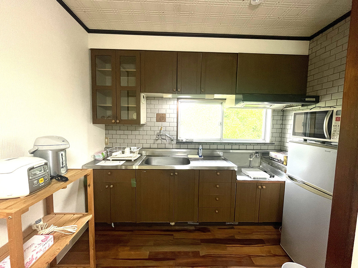 �E�y�L�b�`���z�ؖڒ��̃L�b�`���ɂ͒����������p�ӁB�؍ݐ�ł����i�ʂ藿�������y���݂��������܂�