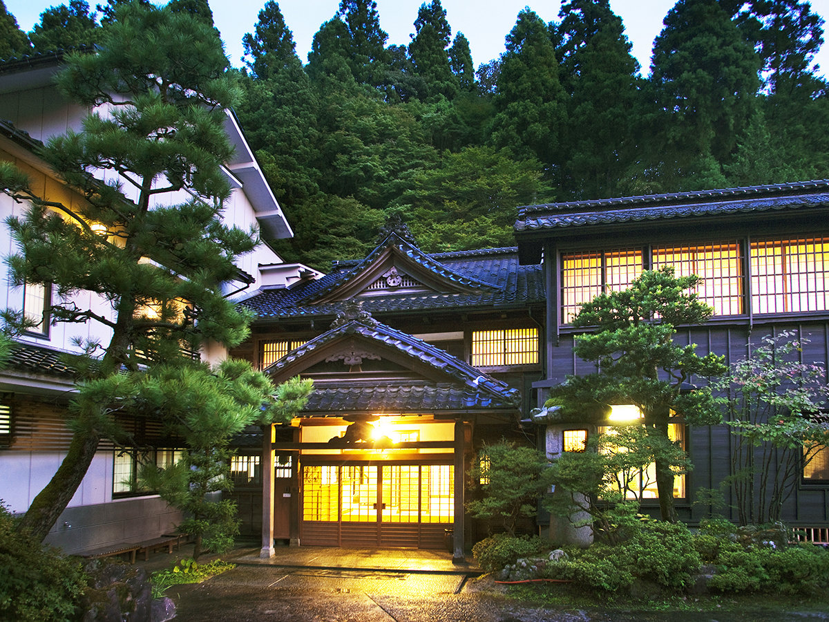 �]�ˎ�����Â�����˂䂩��̘V�ܗ��فu�[�J���� �����Ή��v���{�炵������̃G���g�����X