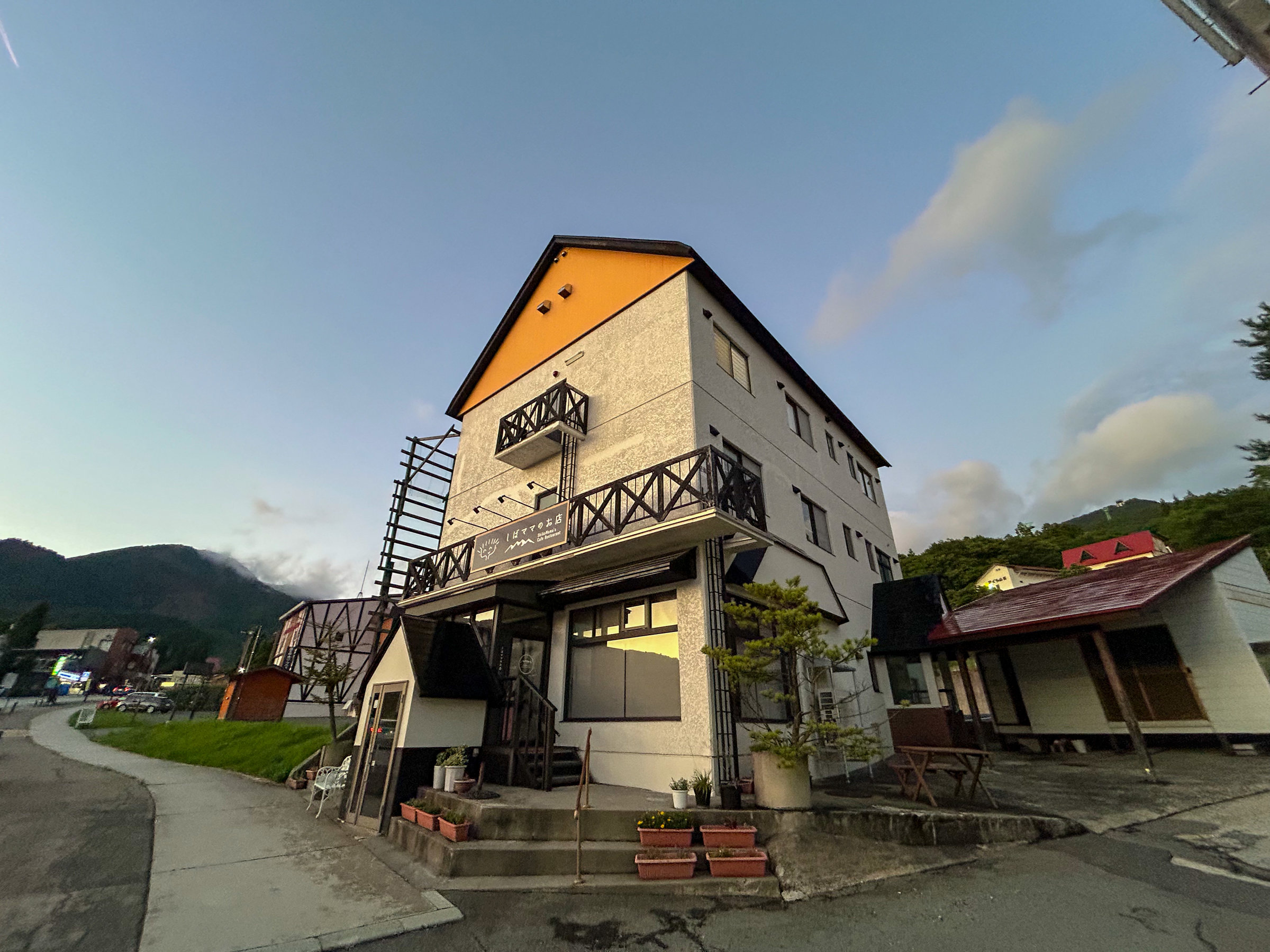 �O��(���h������͌����쑤�ł�)