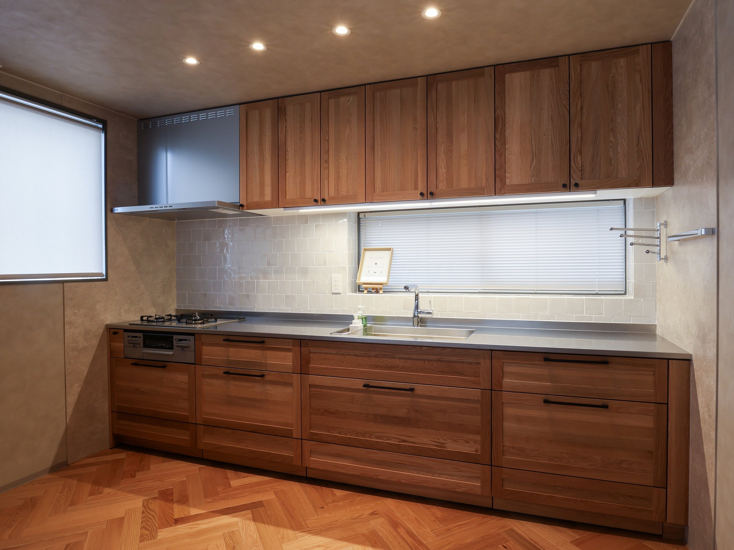 �y2�K�L�b�`���z�傫�ȃL�b�`���ŋ���̐H�ނ������g�Œ������ĐH�������y���݂��������܂��B