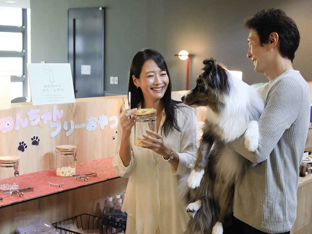 �y���E���W�z�����p�t���[����R�[�i�[�����p�ӂ��Ă���܂��@���}�i�[�E�F�A�K�{�G���A