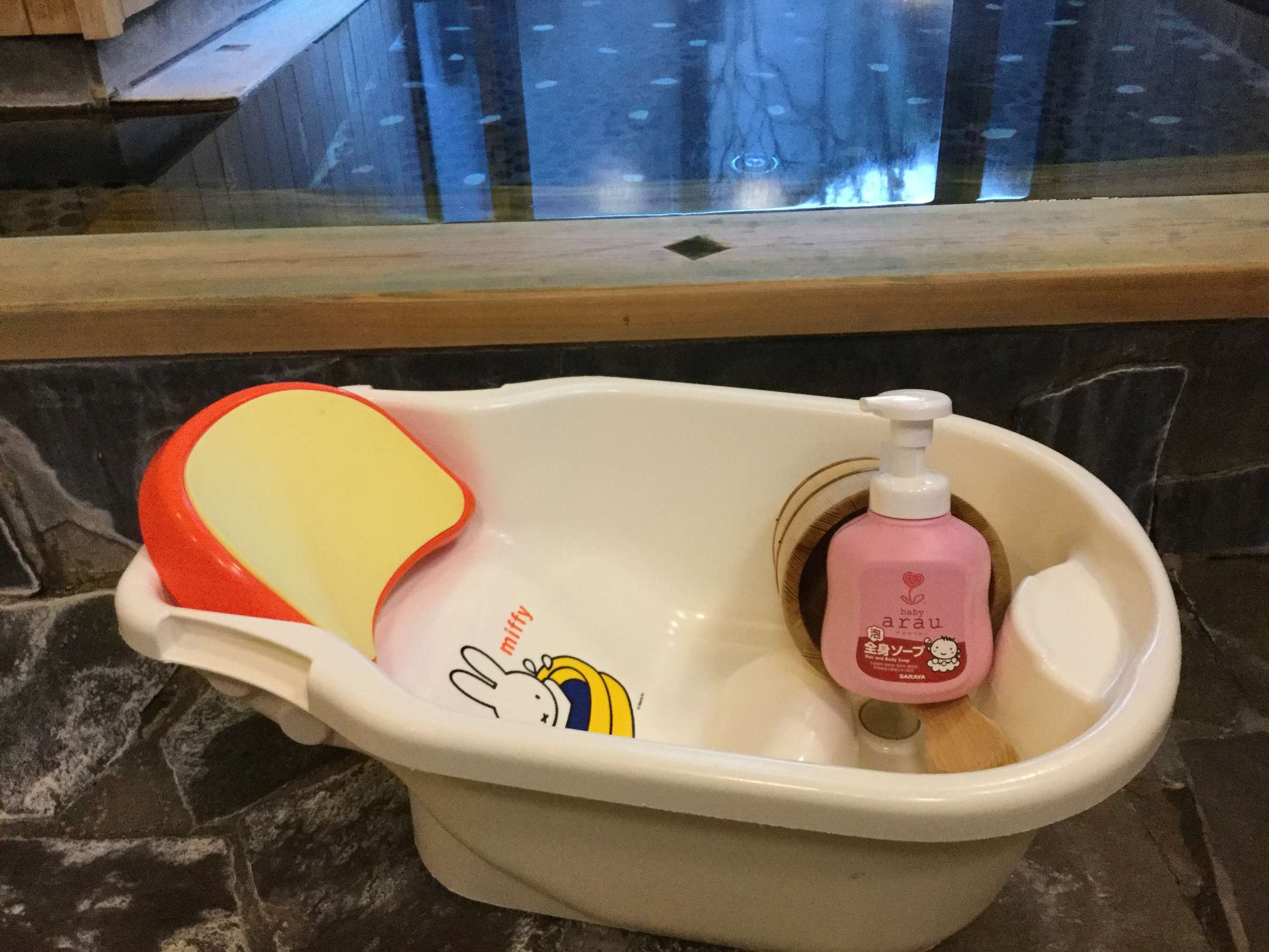 �����������q�l�Ƀx�r�[�o�X��x�r�[�\�[�v�����������Ă���܂��B