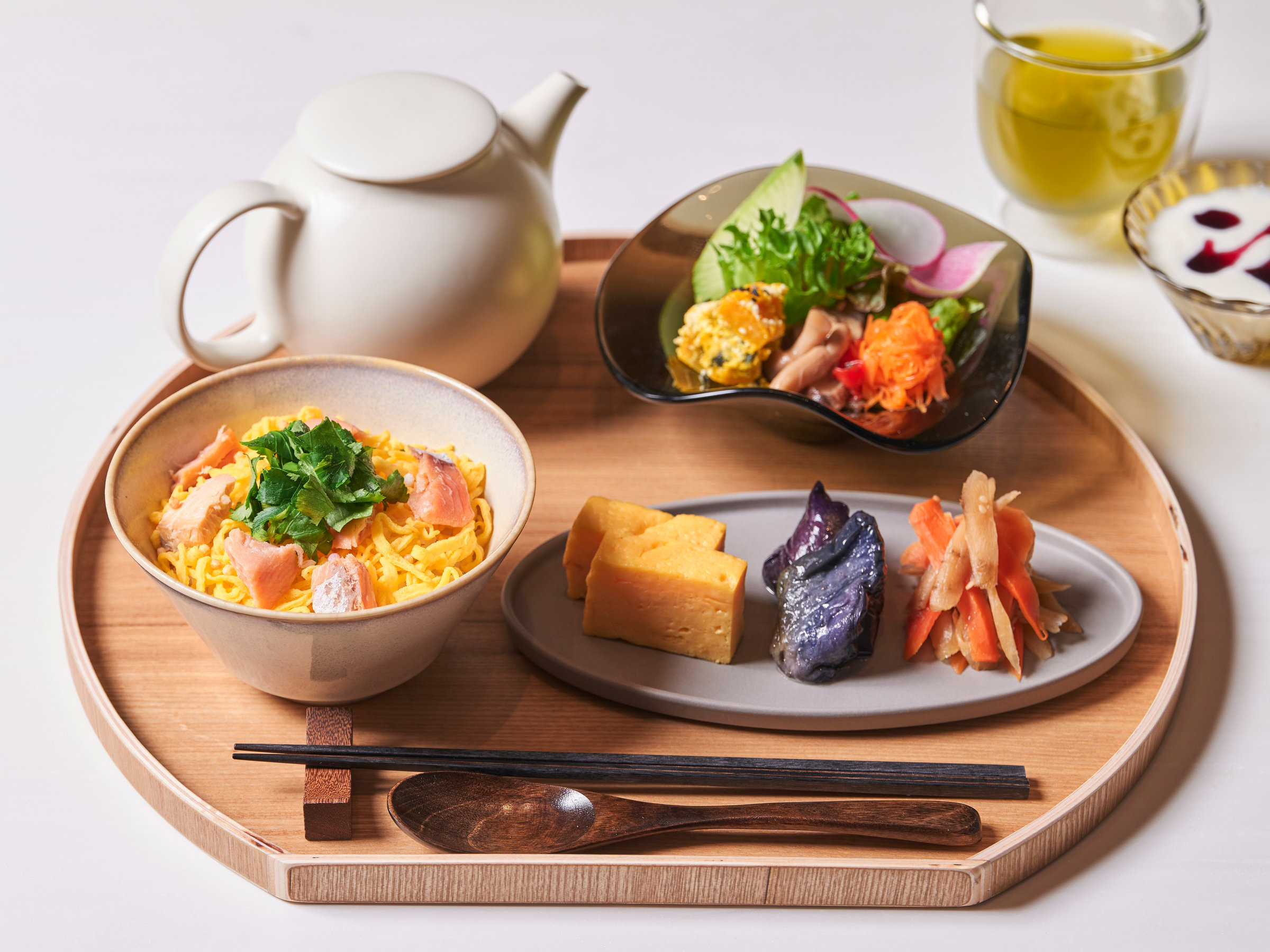 その日の気分に合わせて選べる、美しく盛り付けられたワンプレート朝食で一日をスタート。