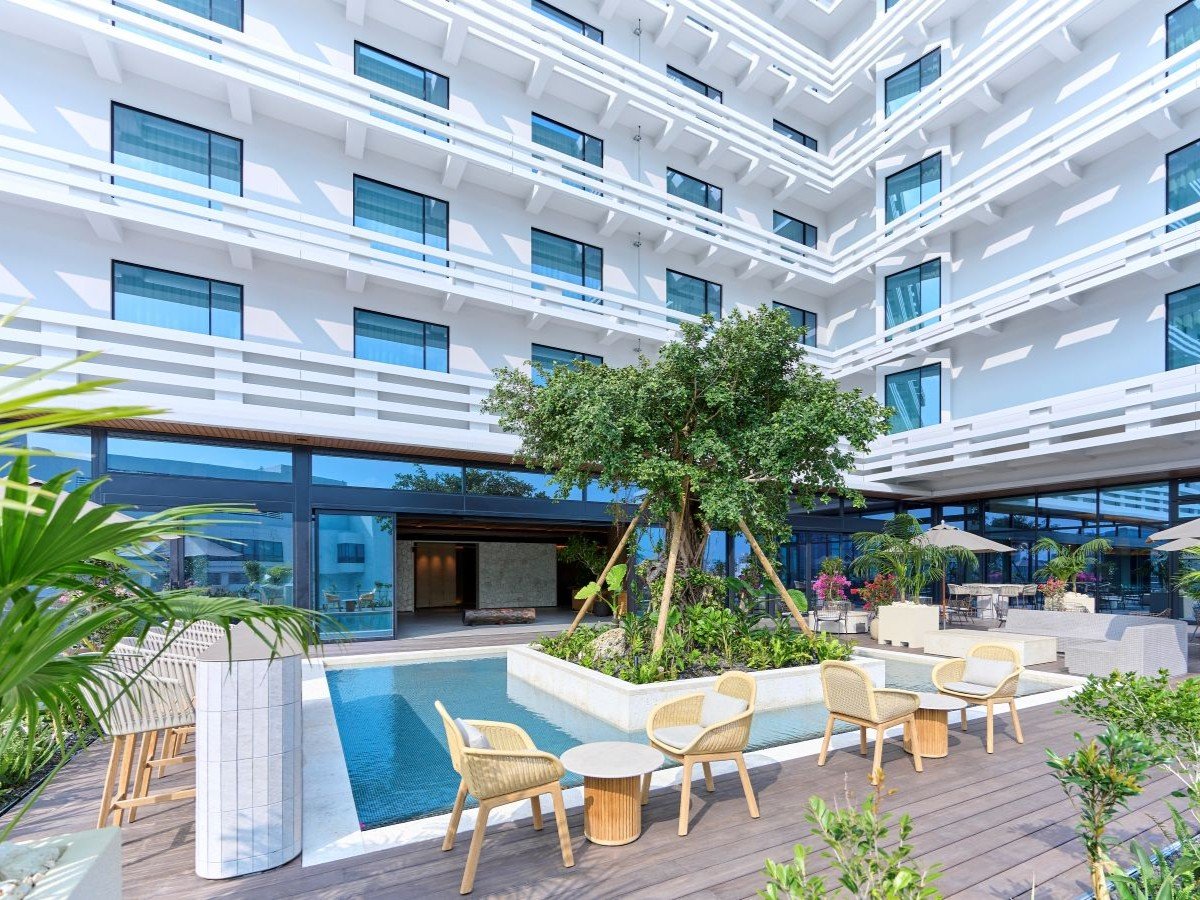 �ߔe�̒��S�ɂ��邱�Ƃ�Y���7F�e���X