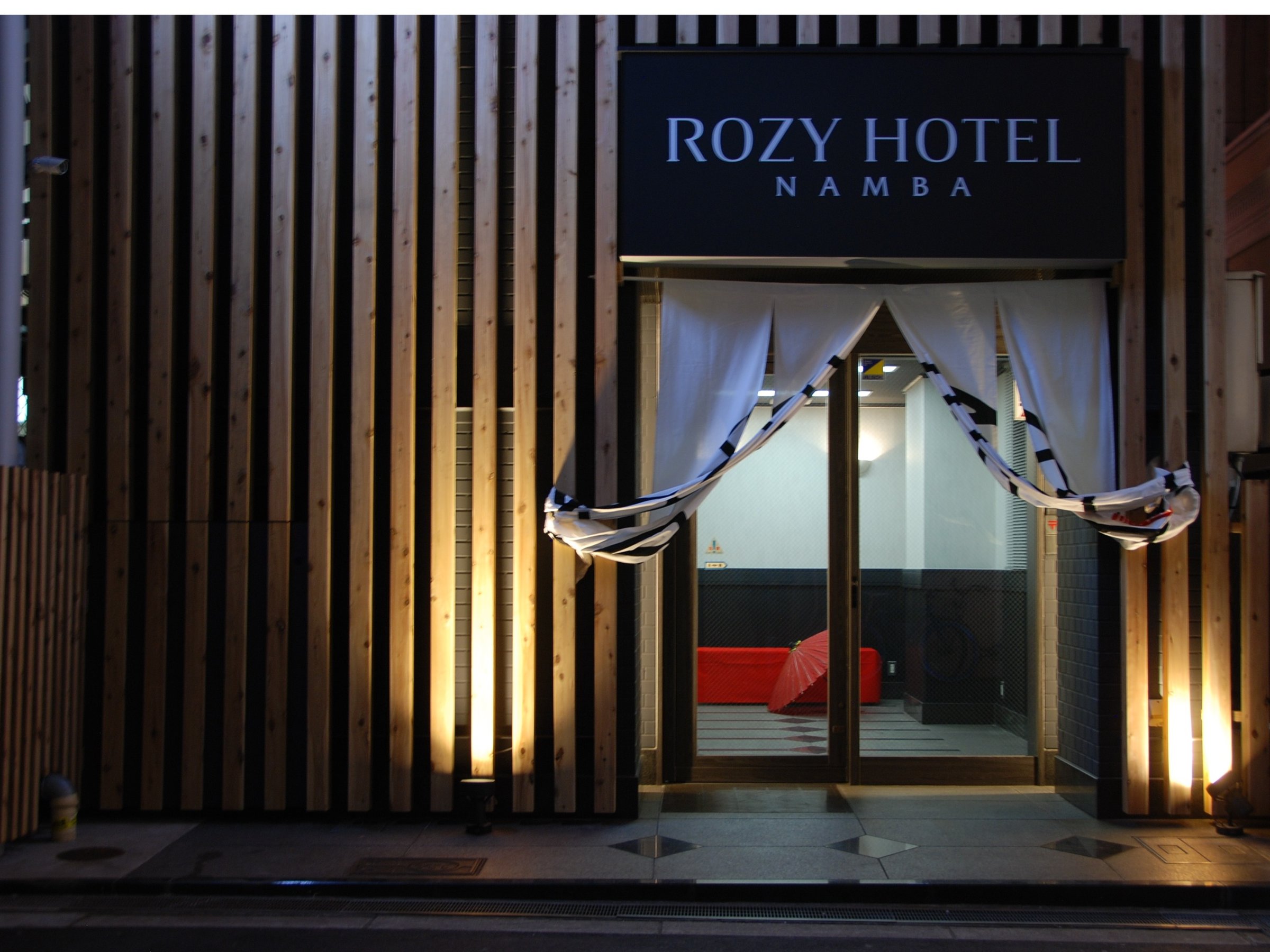 ROZY HOTEL NAMBA�O��