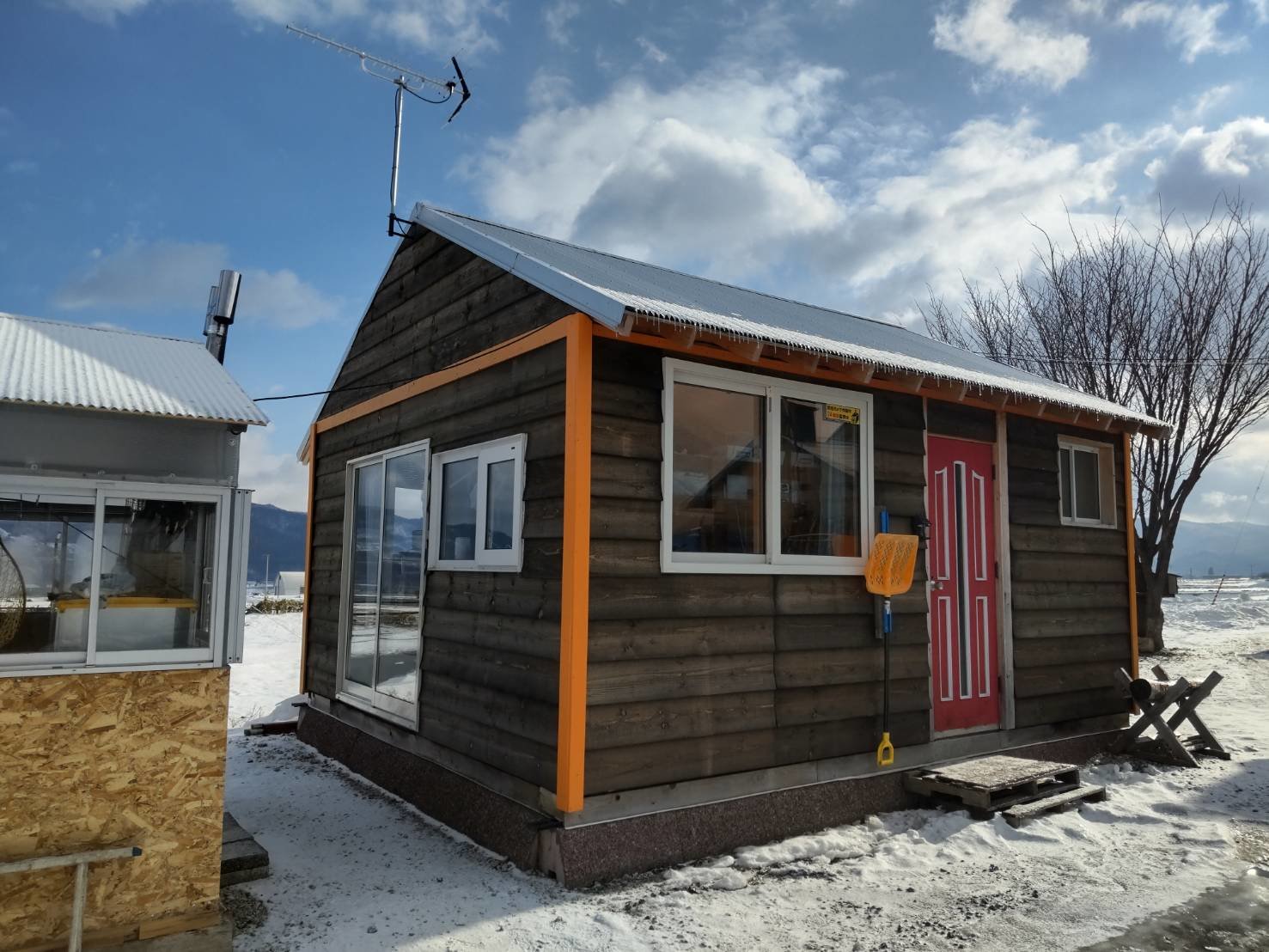 �P���݂��R�e�[�W�̊O�ρB���̌�����BBQ�n�E�X