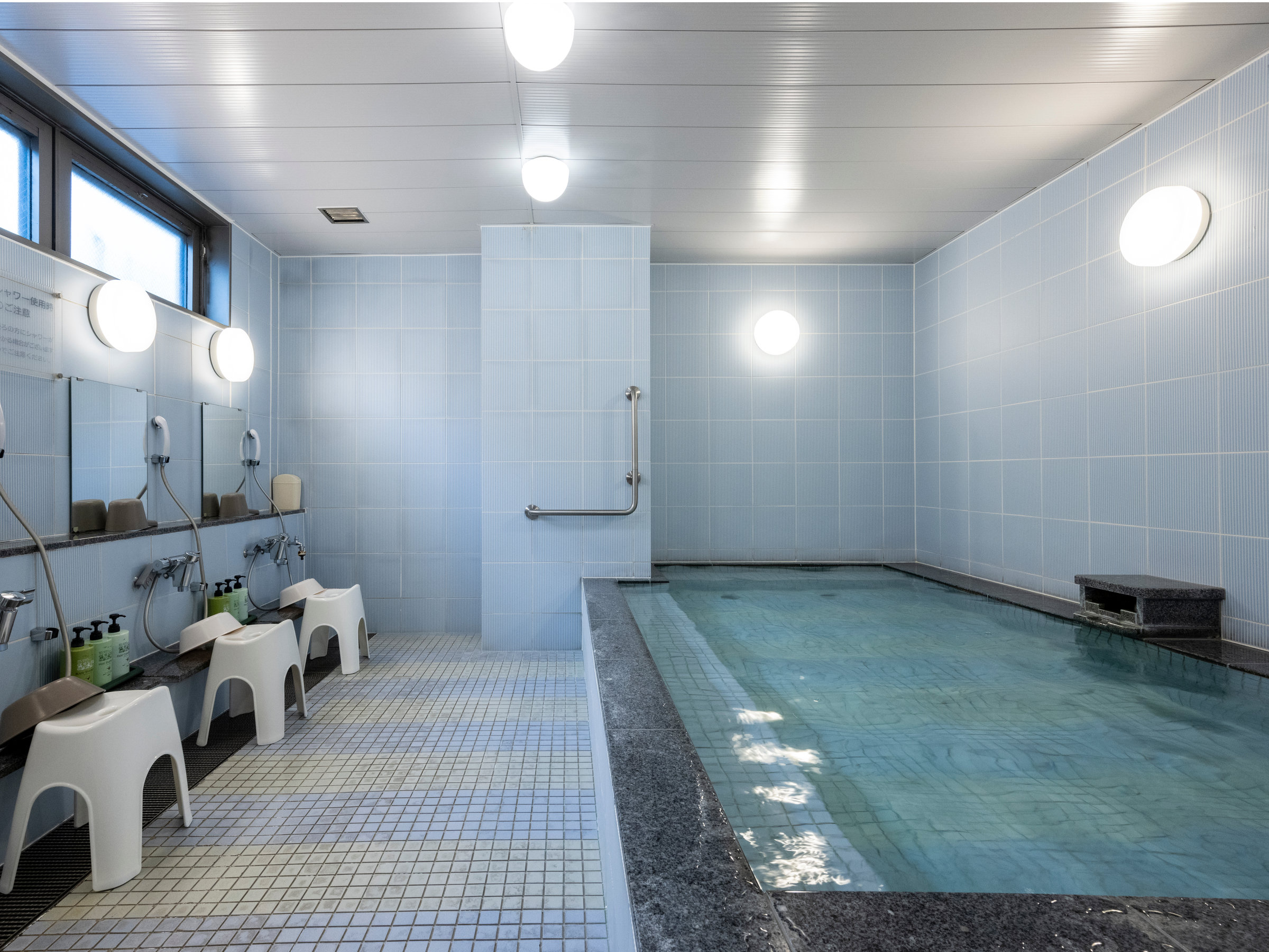 �j�q����