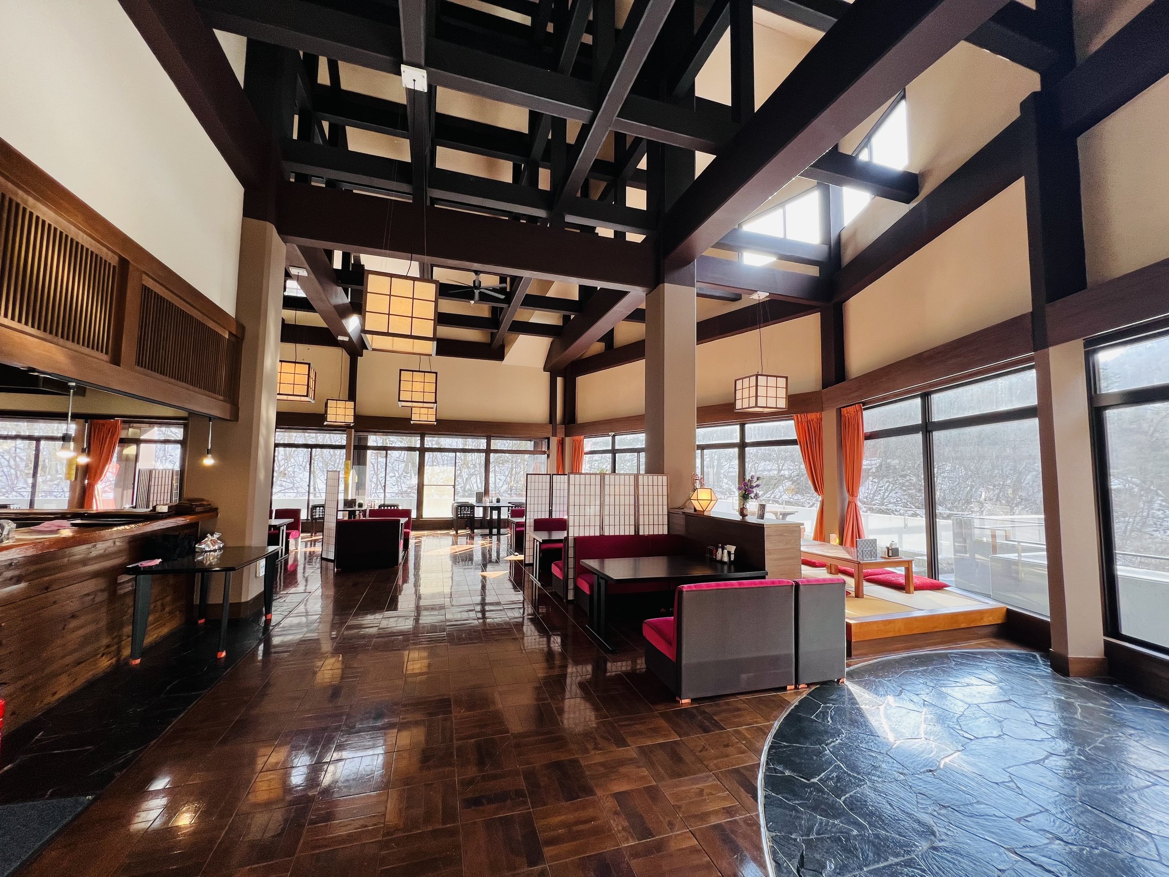 �a���_���ȋ�ԂŊ����̂��H�����Ԃ����߂������������B