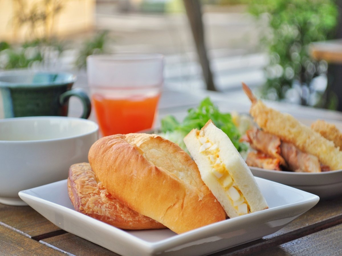 ���H����t����A