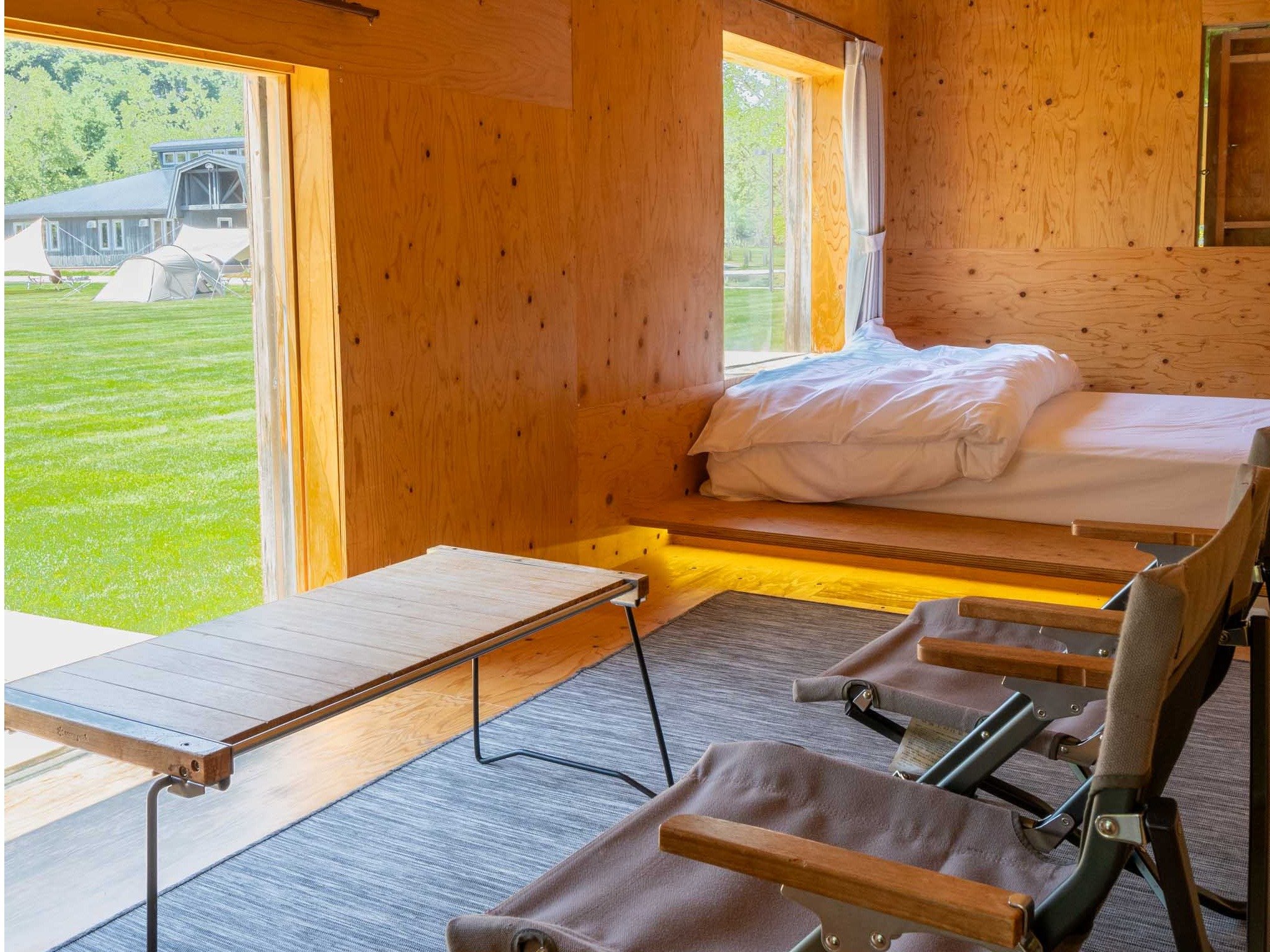 �傫�ȑ�����|���V���̎��R����]�B�X�m�[�s�[�N���̃`�F�A�A�e�[�u���ł��������Ƃ��߂������������B