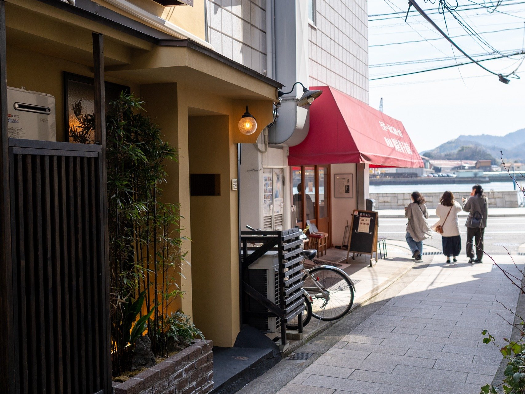 ���ӁE�i��