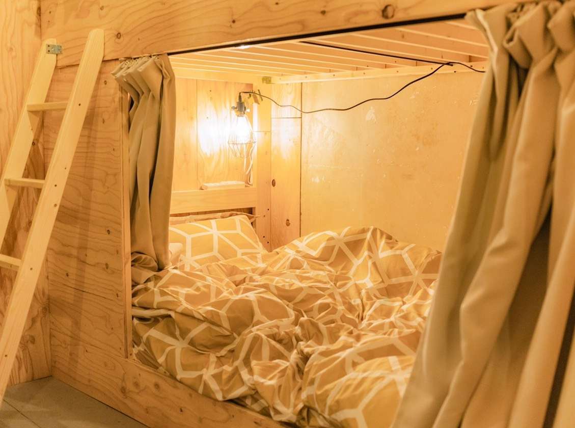 h~g[xbh / Dormitory Bed