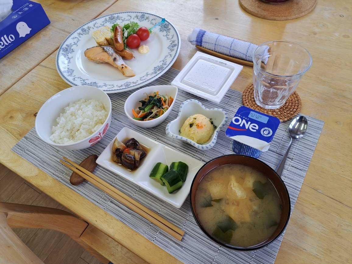 ����]�̒��H�̂����Ԃ́A5���`8���̊Ԃ�肨�I�щ������B