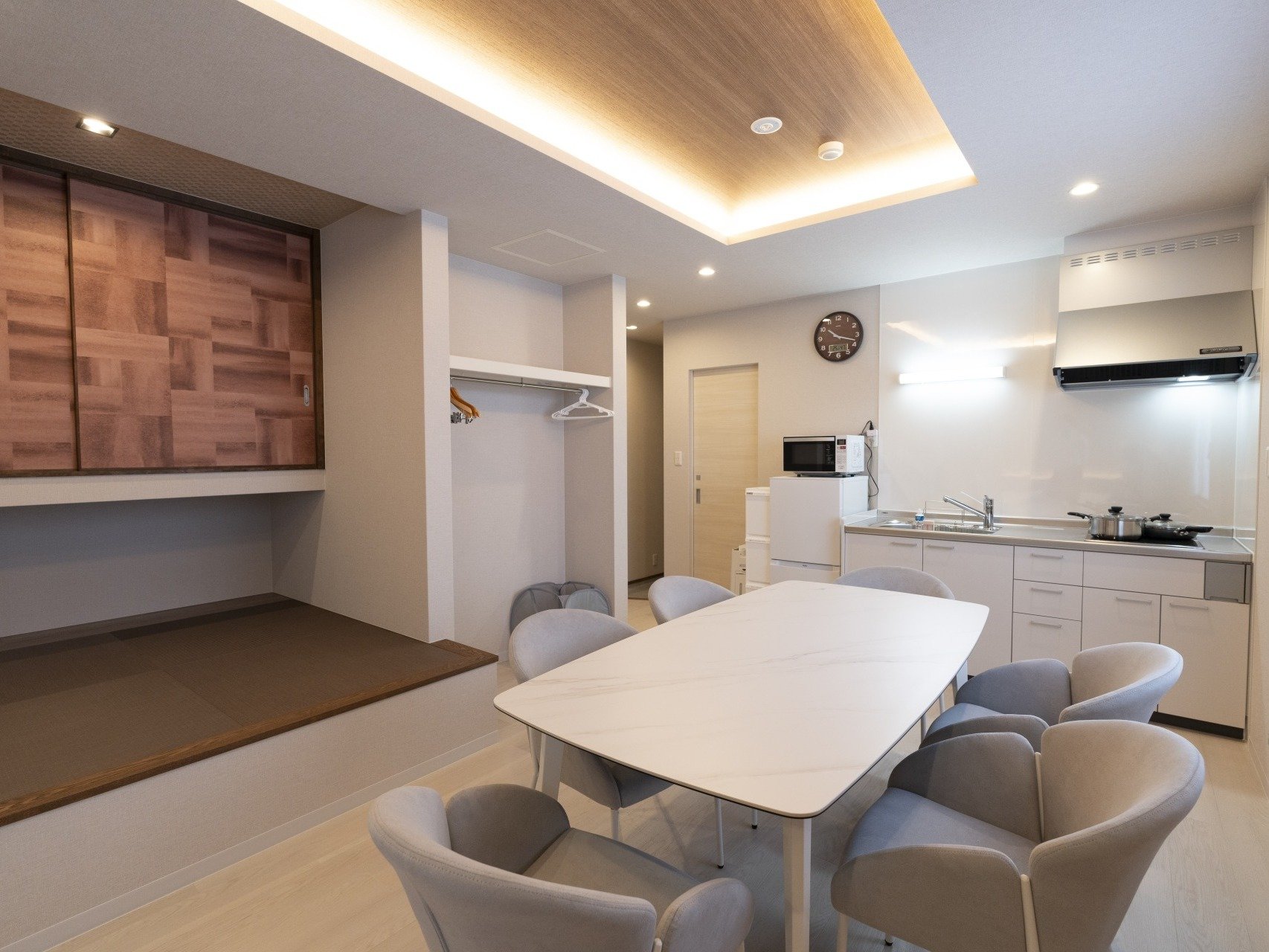 ���r���O���[��