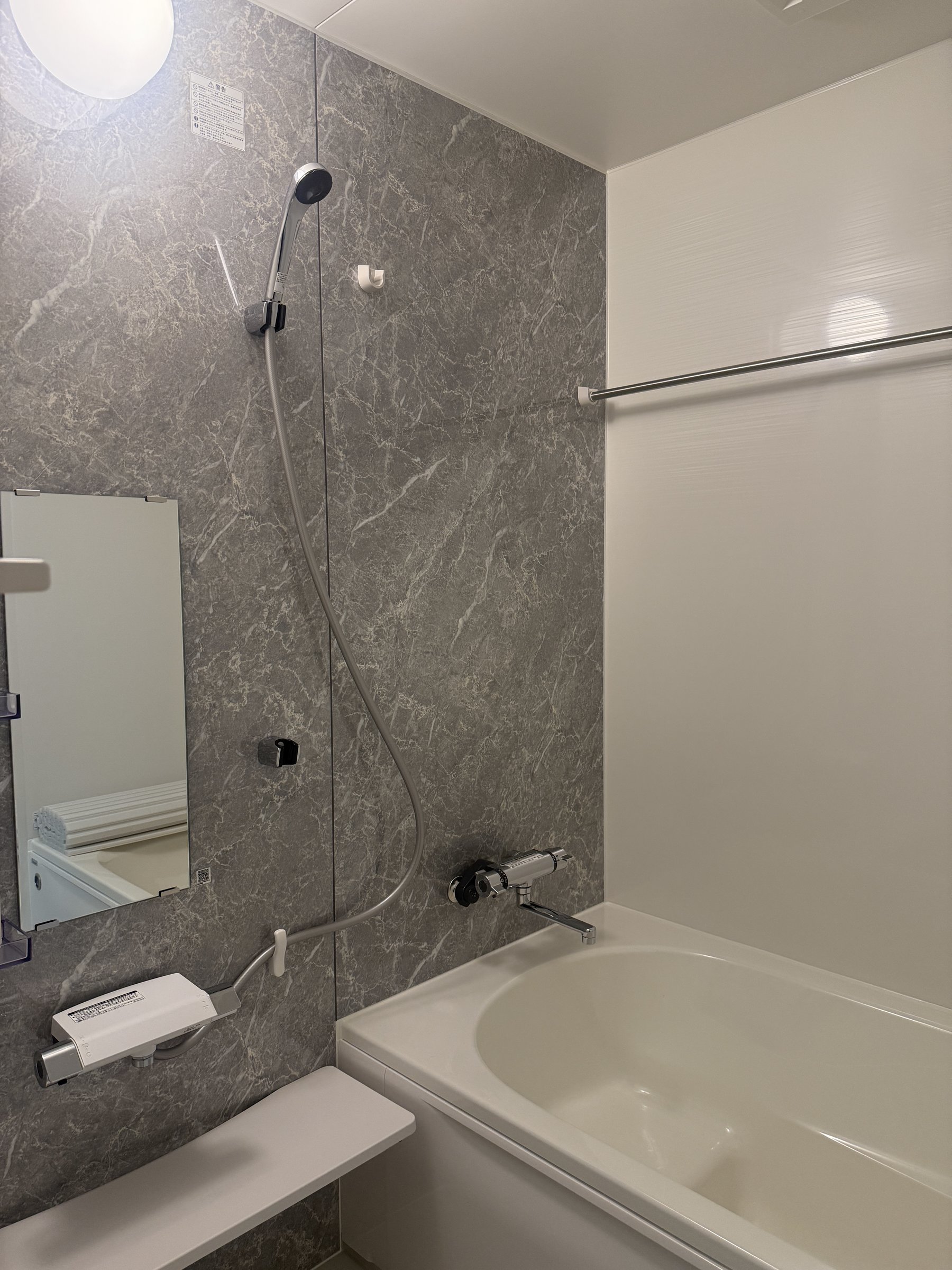 �o�X���[��