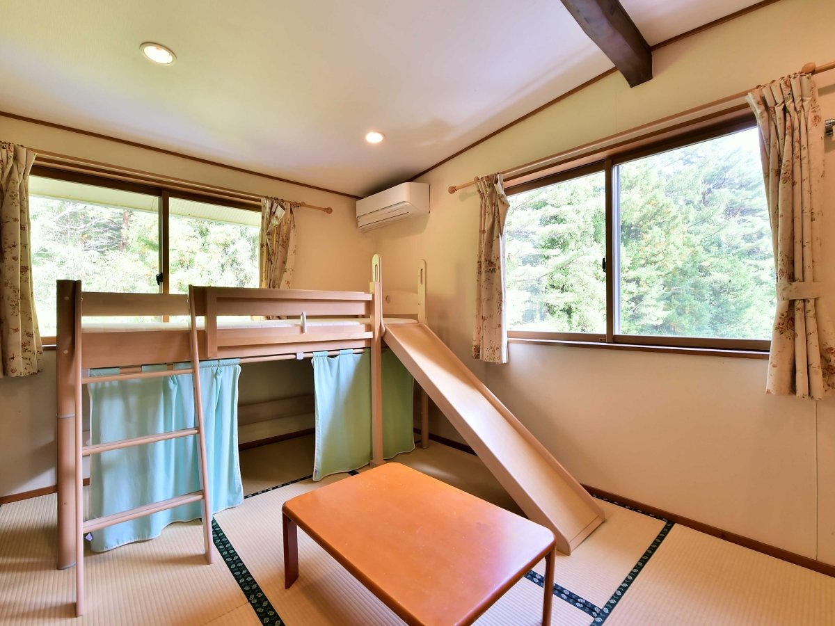 ���R�l�N�e�B���O���[���y�։��z�m���c�C���{�a��������