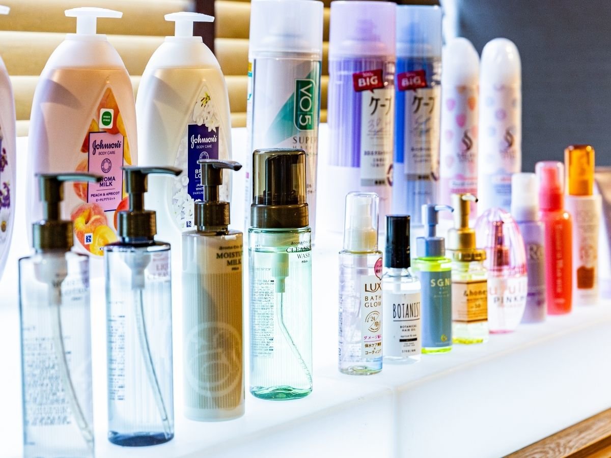 �y�����A���j�e�B�z���e�t��w�A�~���N�A�w�A�I�C���A�{�f�B�~���N�ȂǏ����Ɋ������A���j�e�B�����������