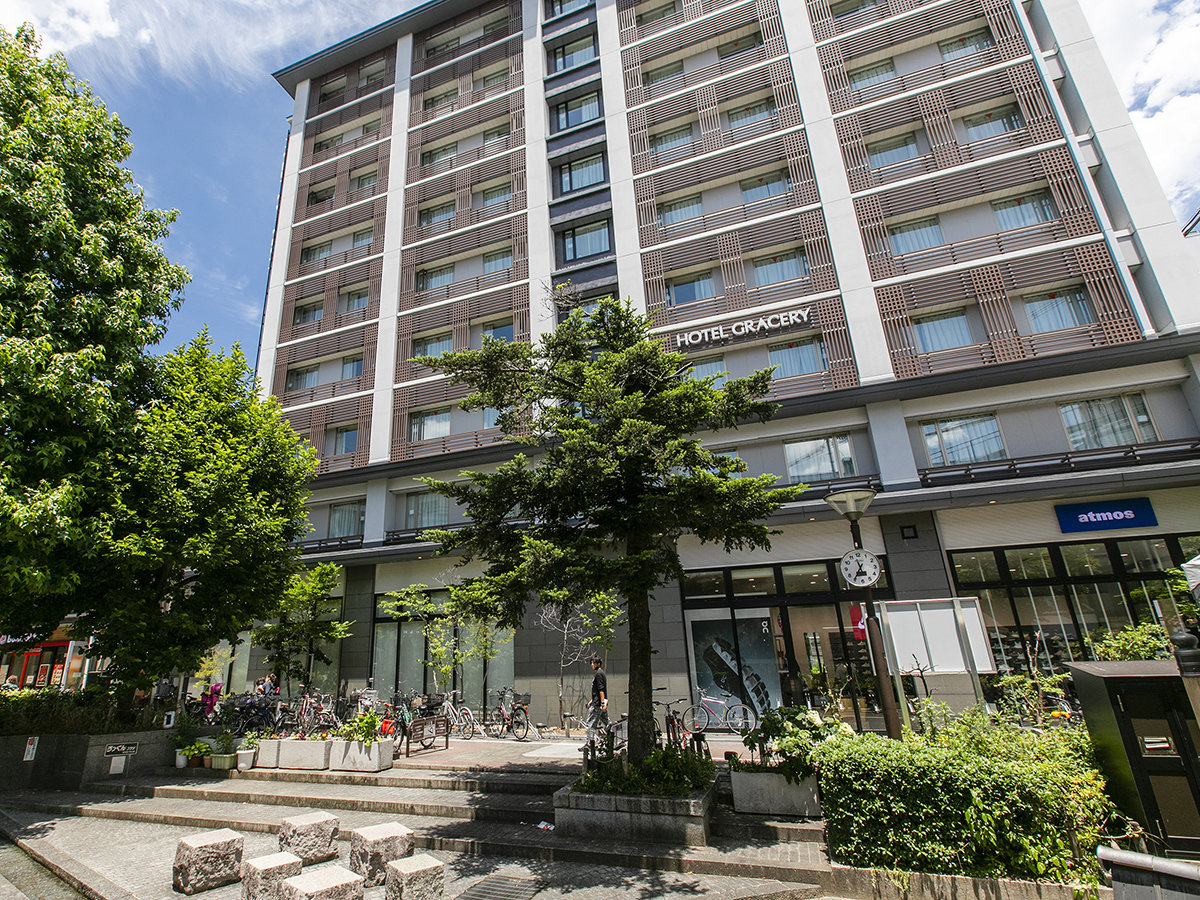 �k��1�K�̓R���r�j���݁A���X�X�A�[�P�[�h���Ɉʒu���A���������ό��������Ɋy���߂�֗��ȗ��n��