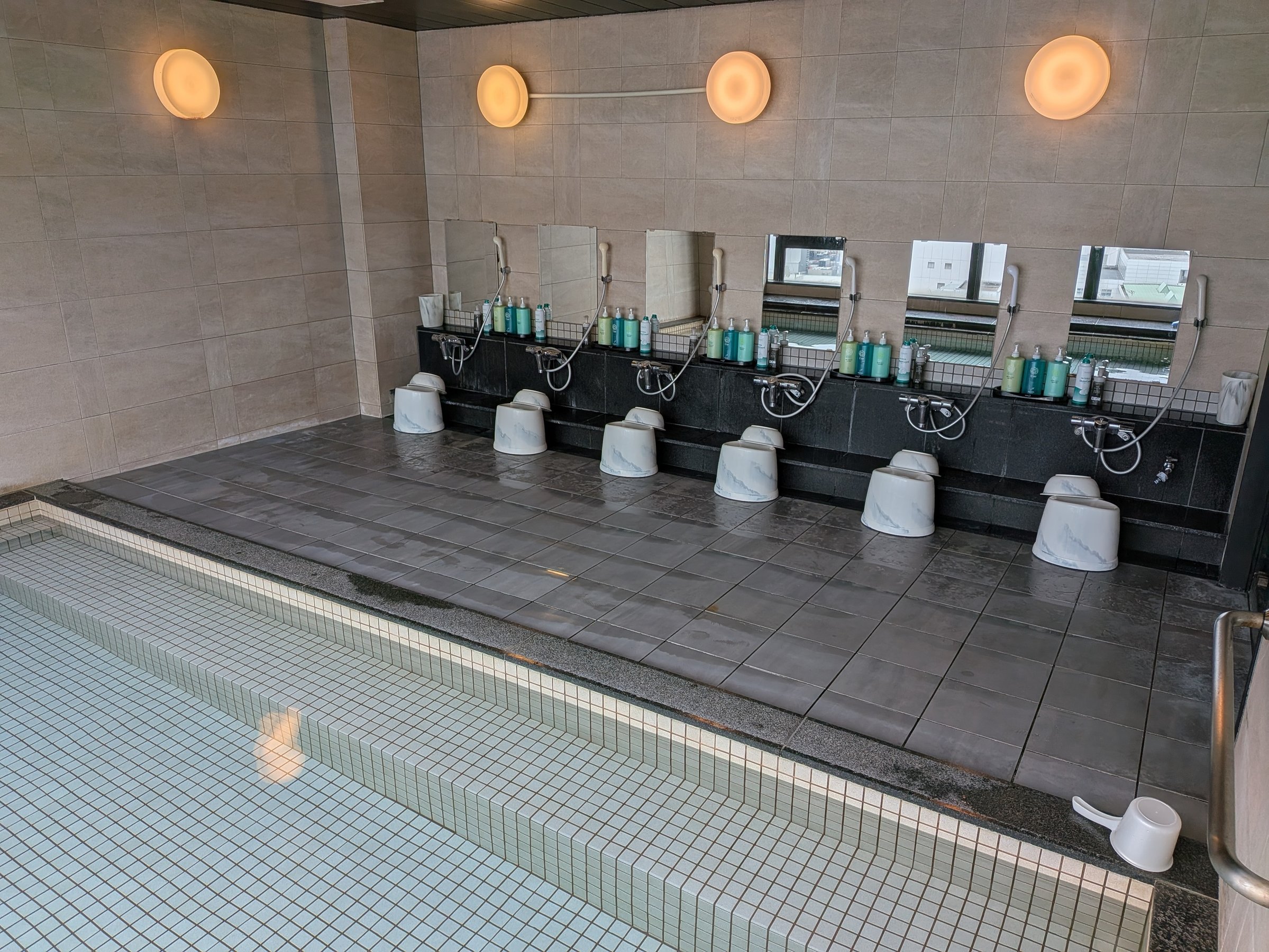 ��14�K���j���ʃ��W�E���l�H����嗁��u���l�̓��v���p����15:00�`2:00�E5:00�`10:00