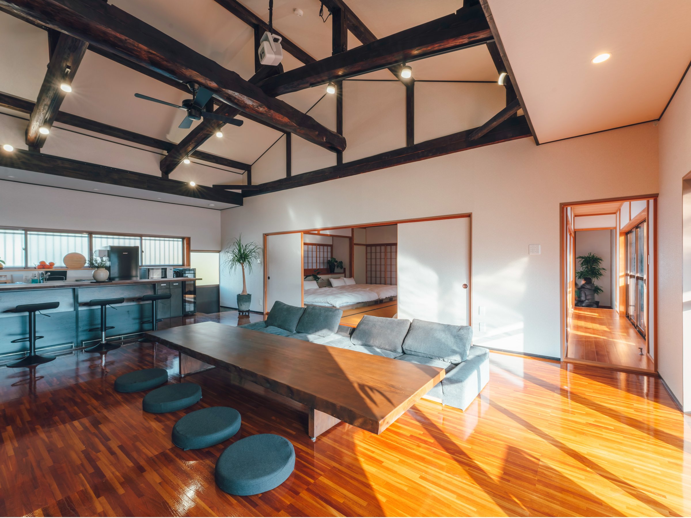 ���r���O