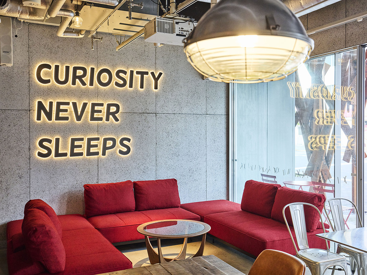 ���E���W�bCuriosity never sleeps�\���Ȃ��̗��͖���Ȃ��\