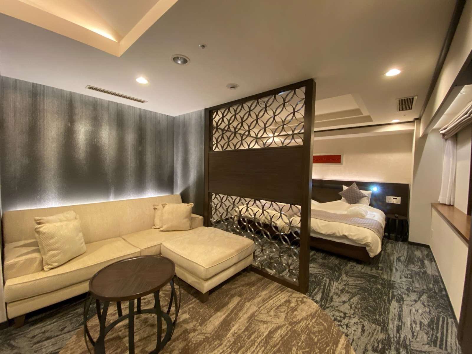 �W���j�A�X�C�[�g���[���@