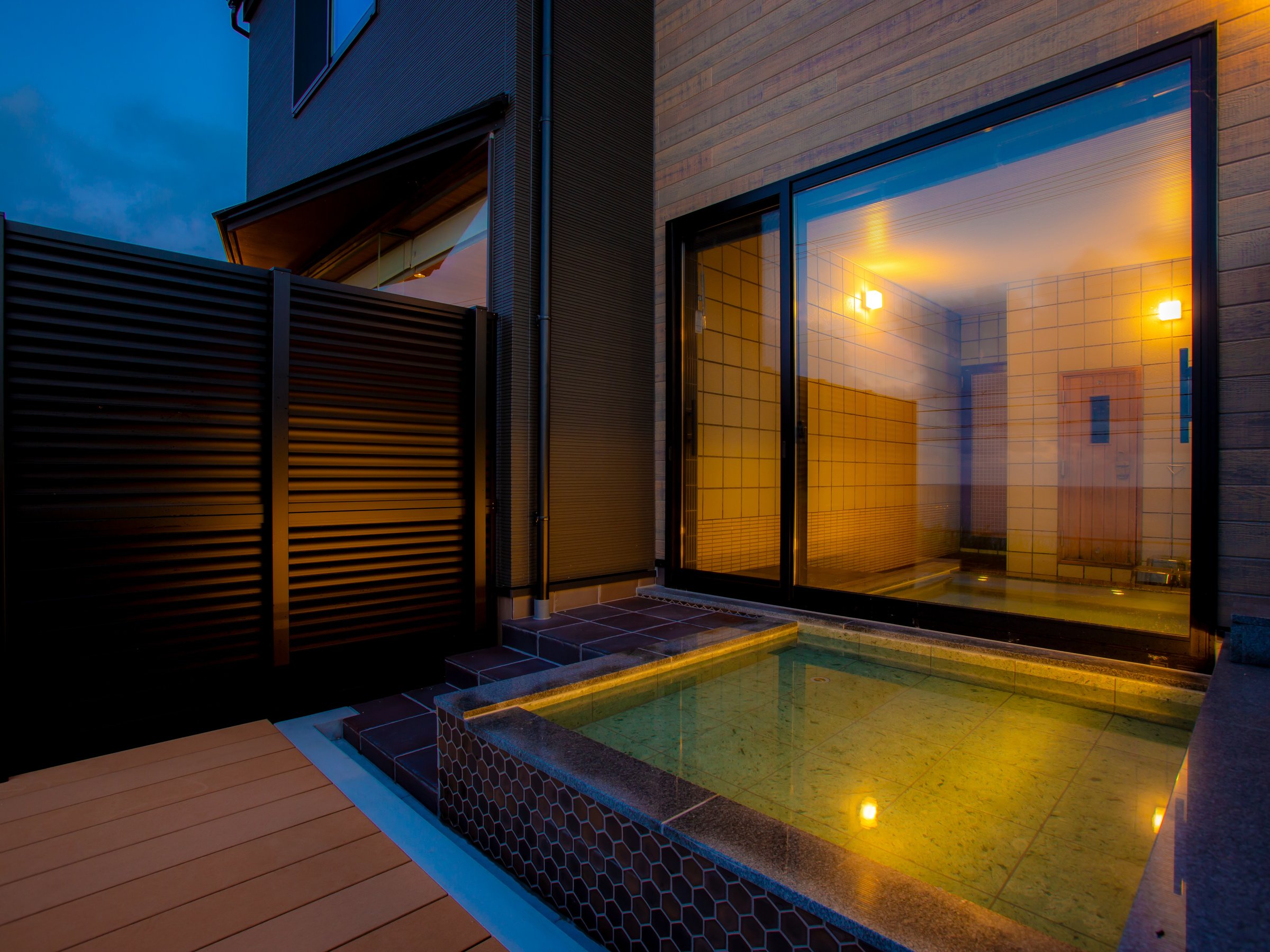 �y�����C�z�O�̘I�V���C�̓I�[�V�����r���[�̐����C�ł��Bph�l9.44�̃A���J�����P������100��