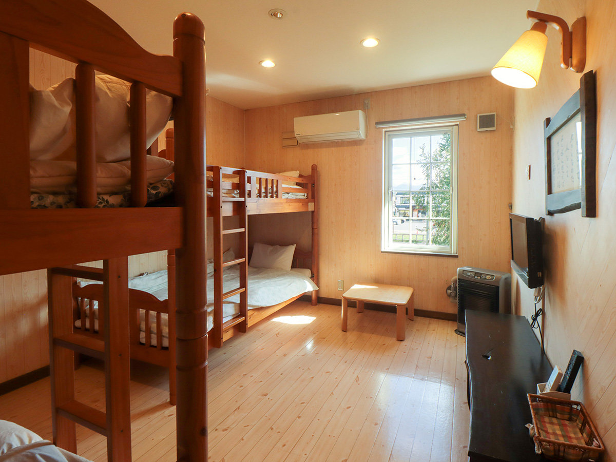 #4�l�����@�ő�4���܂ŏh���\�A�v���o�Ɏc��y�����h���̌����B