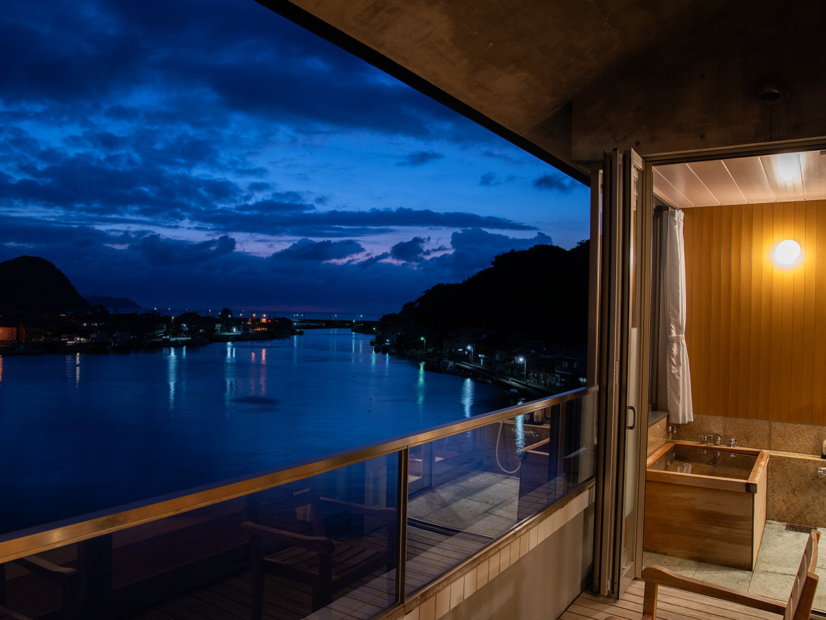 y̗[iz񂾌̌iF܂B