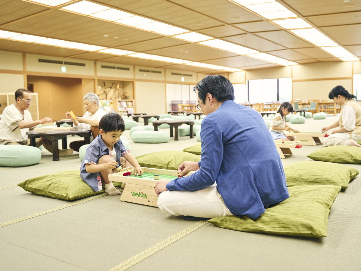 �y�X�̃��E���W�z�O����Ŋy���߂�{�[�h�Q�[�������p�ӂ��Ă��܂�