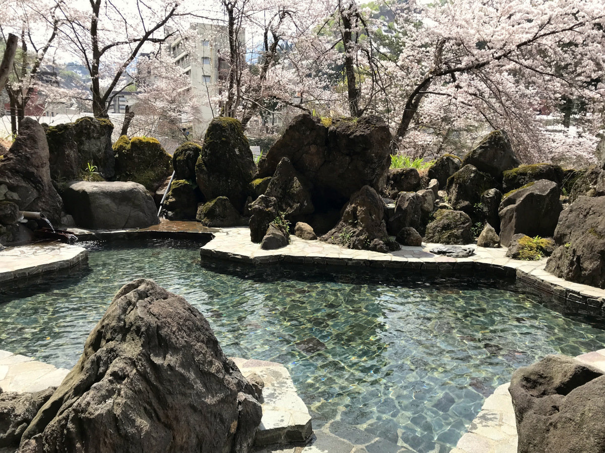 �I�V���C�E�勬�A�t�̗l�q�ł��B