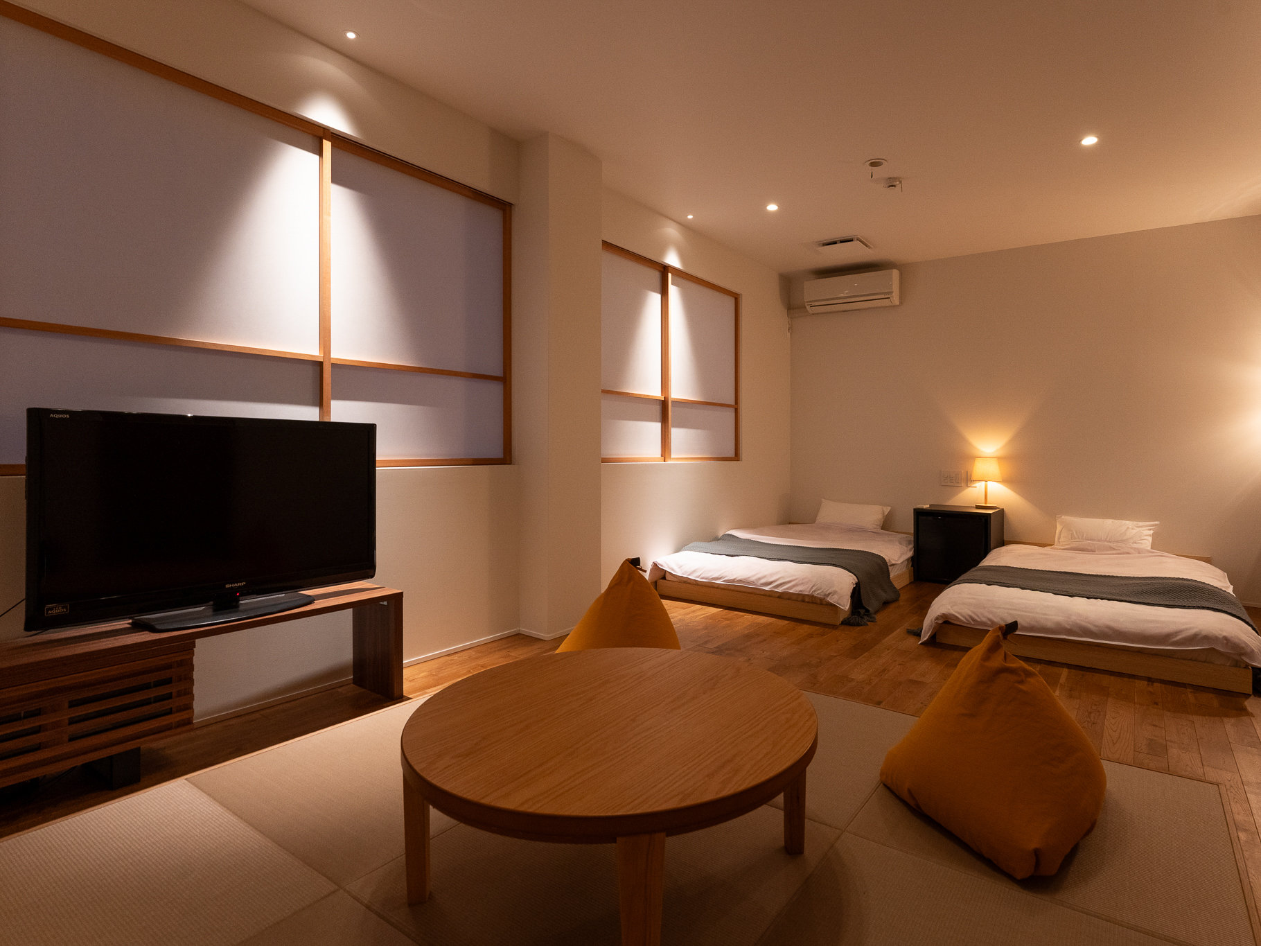 ԐlC̘a_cC[yroom202z