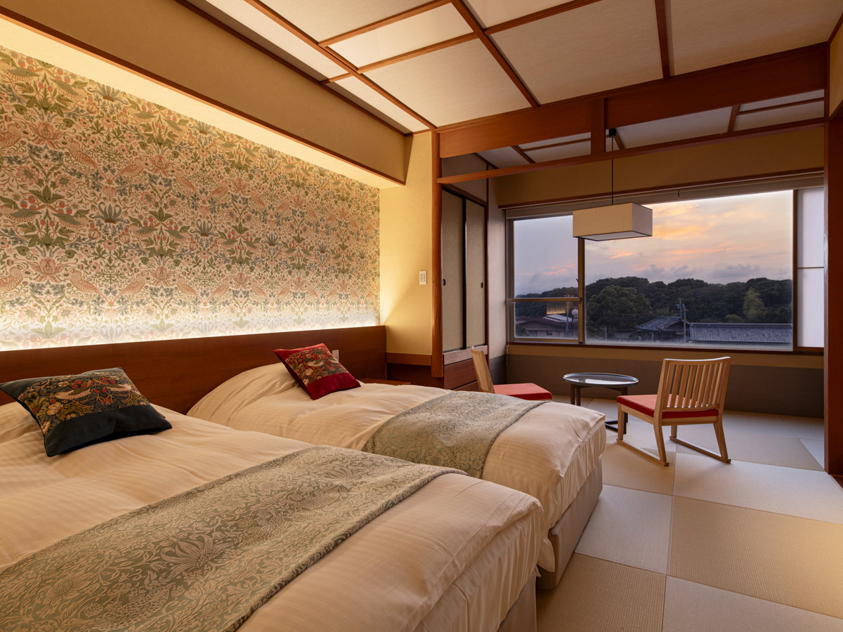 2024�N8�����j���[�A���y�E�B���A���E�����X���[���z�R��