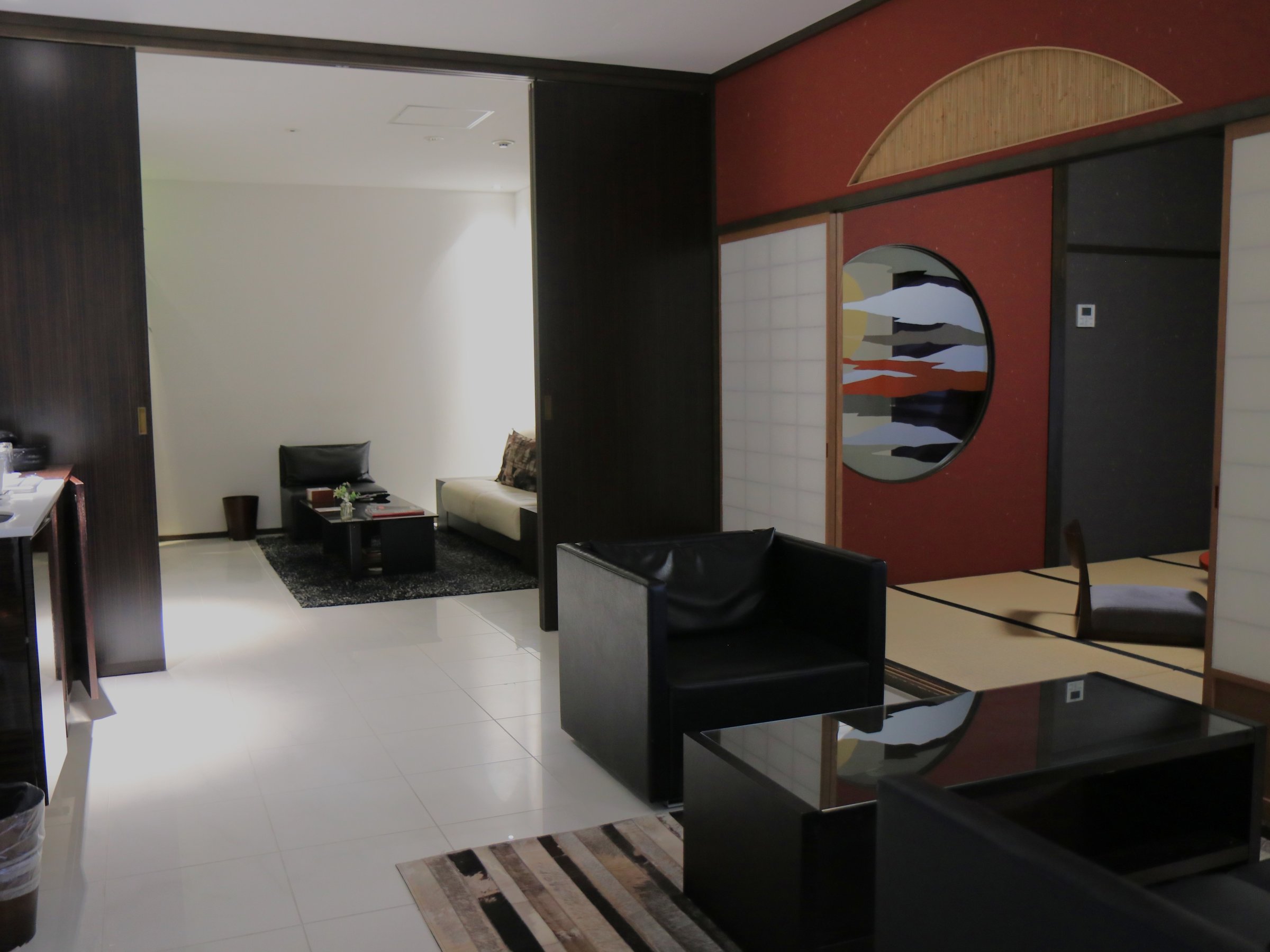 Executive Suite 92.27�u  ���m�ԁi�q�����j